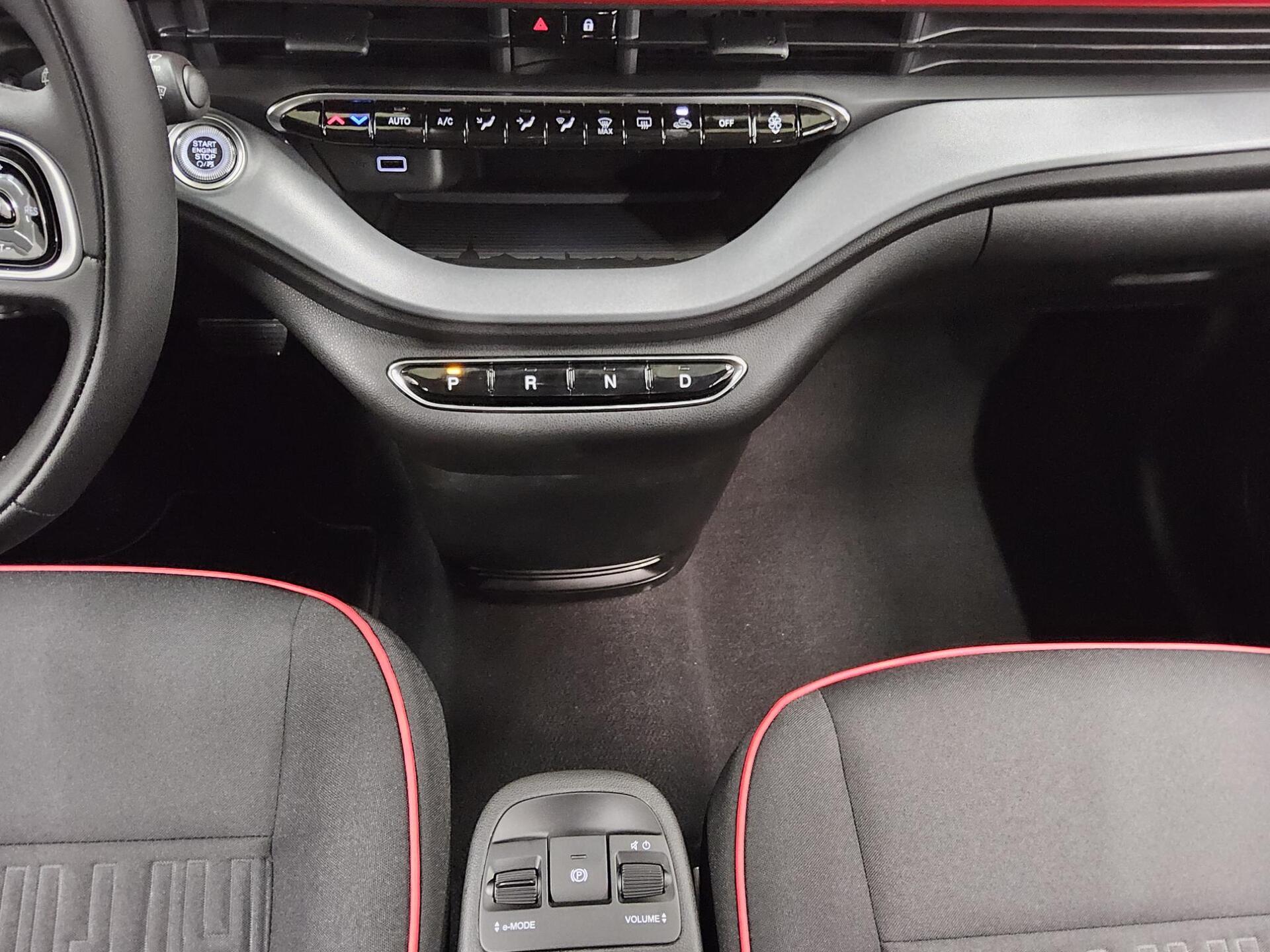 Fiat 500e CarPlay RFK SHZ DAB 4-Sitzer 7