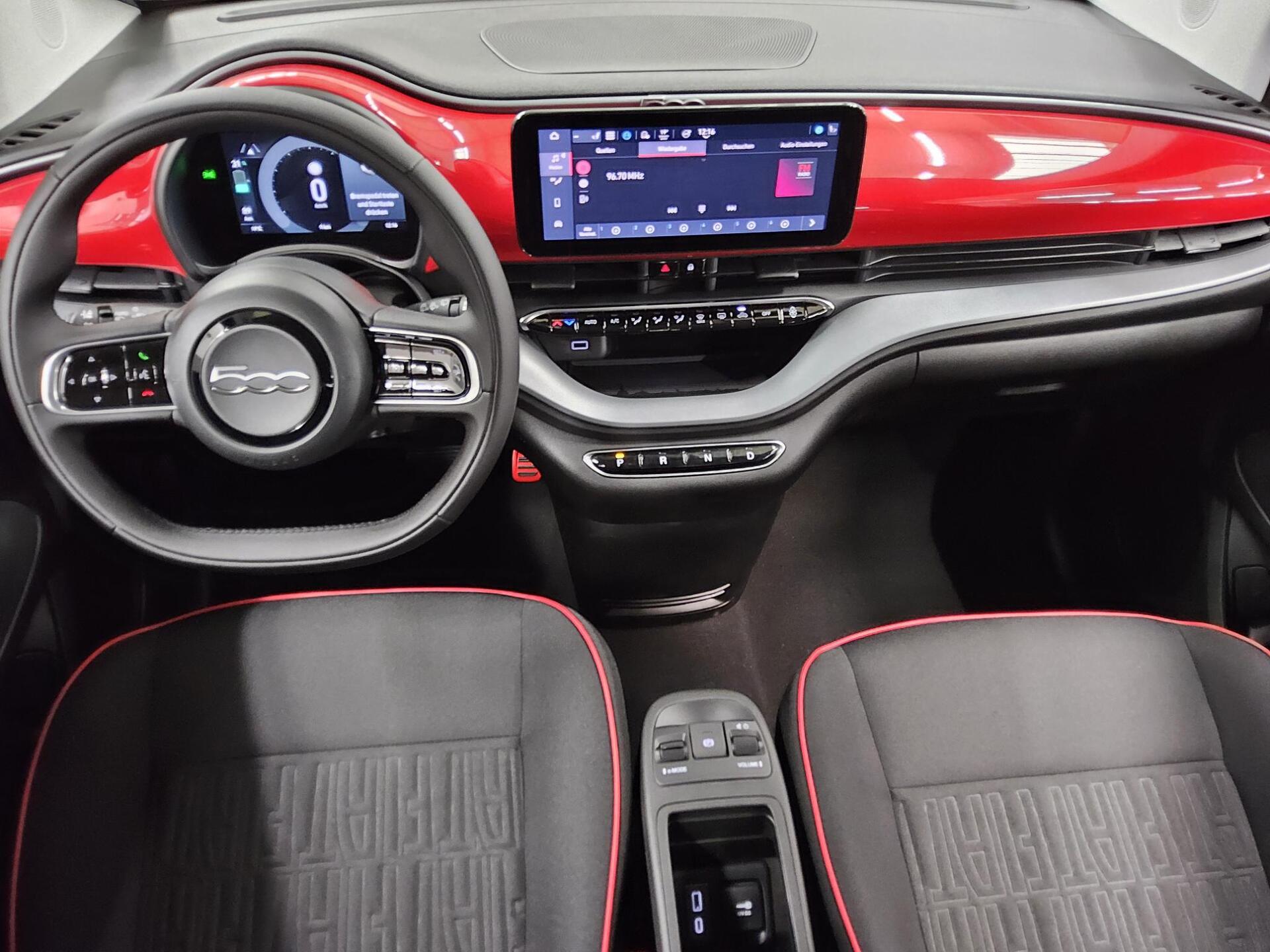 Fiat 500e CarPlay RFK SHZ DAB 4-Sitzer 6