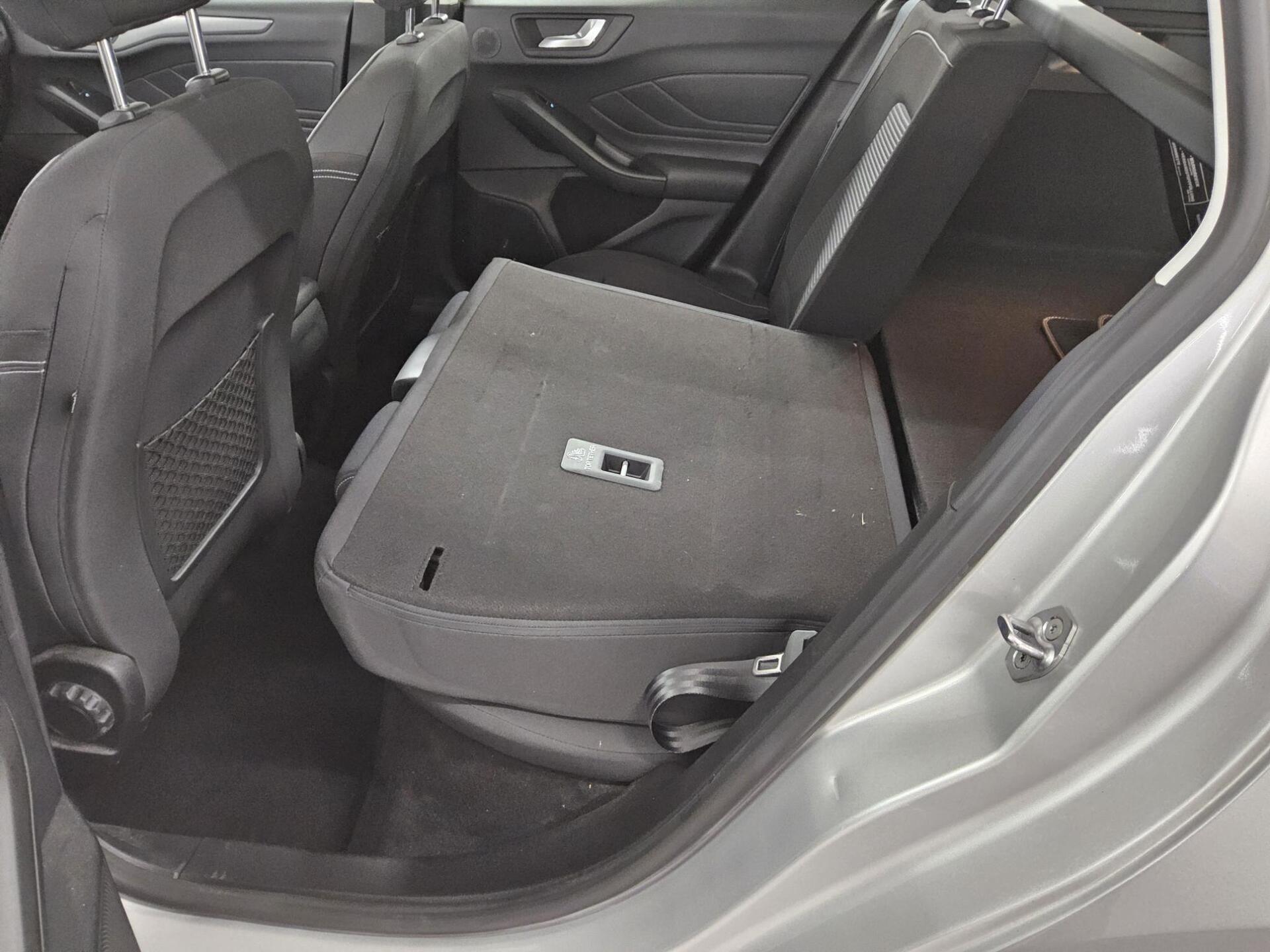 Ford Focus Turnier 2.0 EB Titanium Navi Pano Sthzg 13