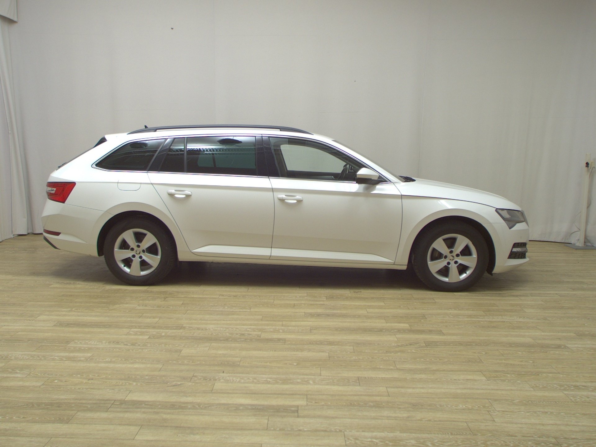 Skoda Superb Kombi 2.0 TDI Ambition Navi LED Virtual