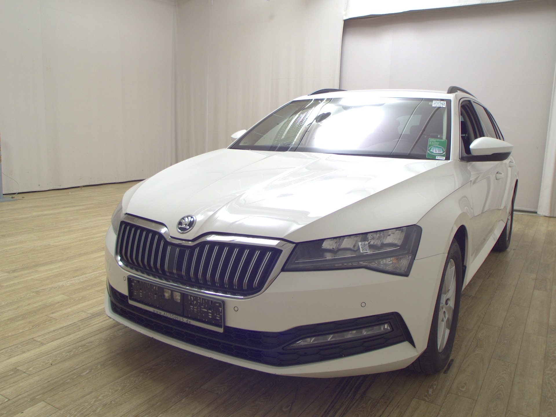 Skoda Superb Kombi 2.0 TDI Ambition Navi LED Virtual 2