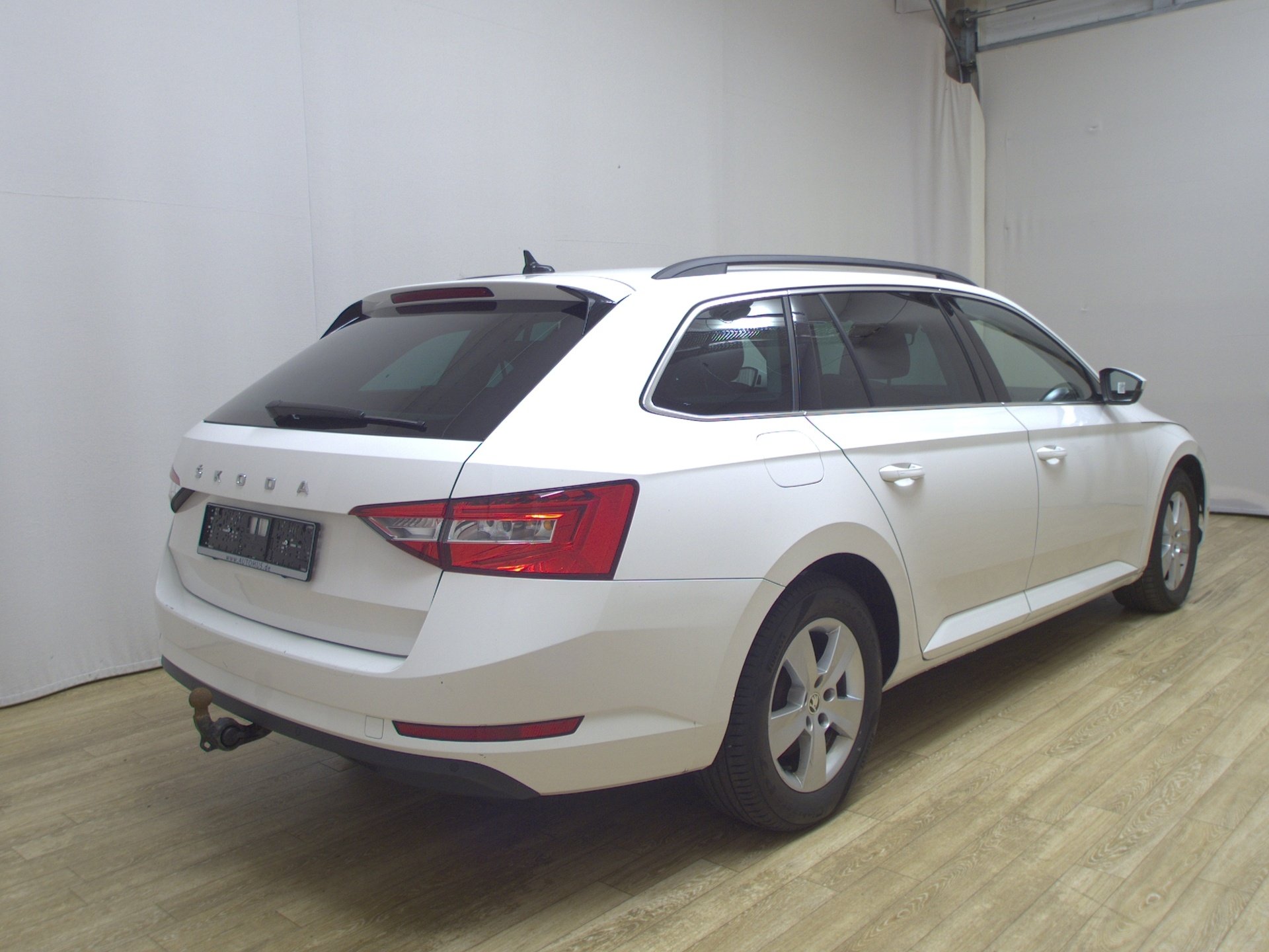 Skoda Superb Kombi 2.0 TDI Ambition Navi LED Virtual 4