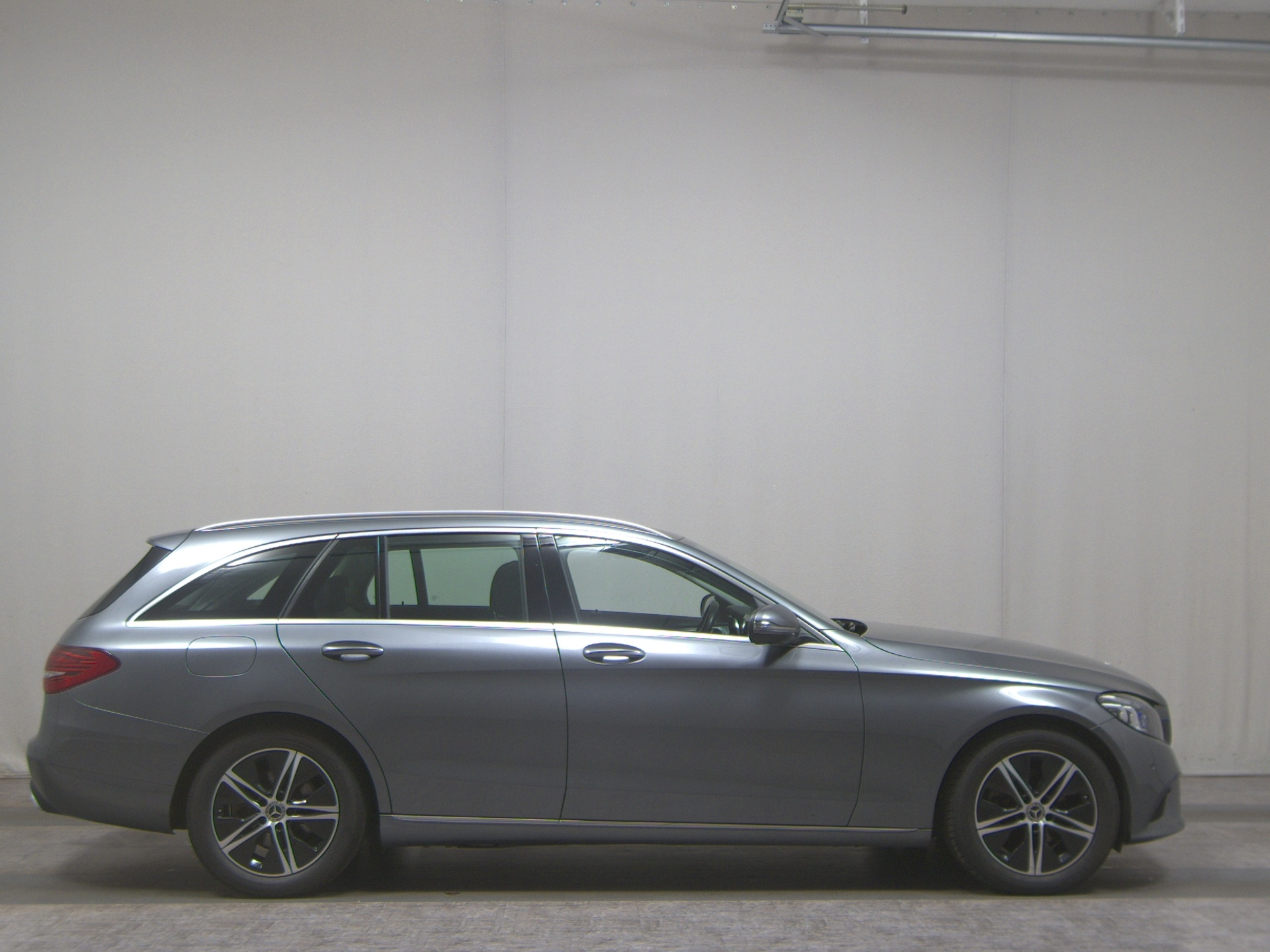 Mercedes-Benz C 200 T d Avantgarde Navi MB-LED Pano AHK RFK