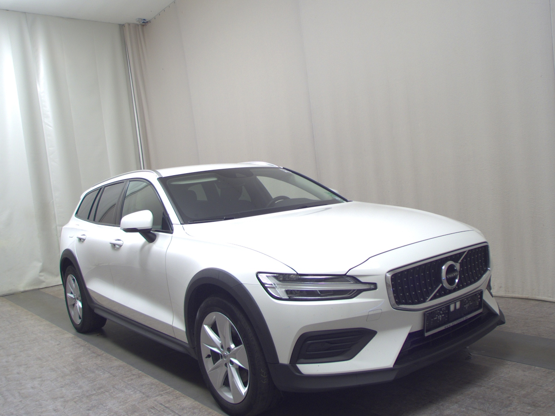 Volvo V60 Cross Country B4 D AWD Navi LED AHK RFK ACC 3