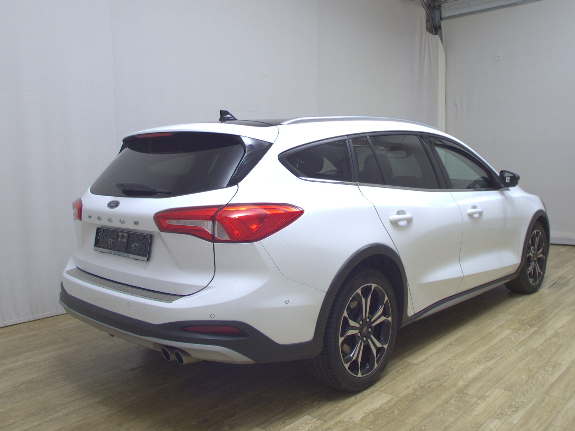 Ford Focus Turnier 1.5 EB Active Vignale Navi HuD AHK 4