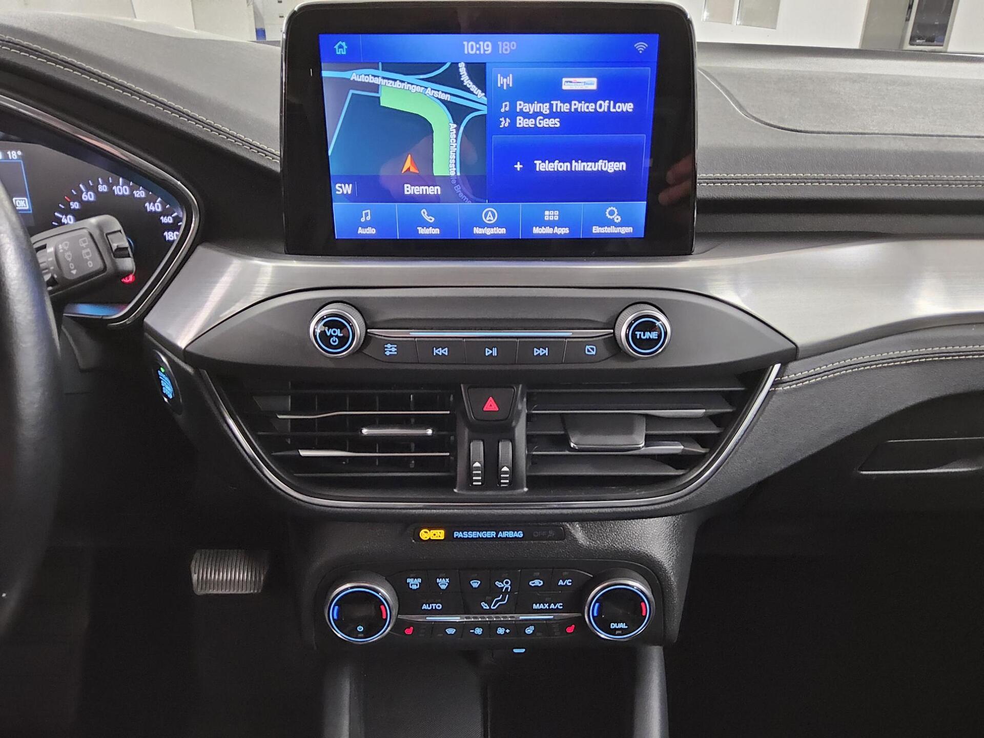 Ford Focus Turnier 1.5 EB Active Vignale Navi HuD AHK 7