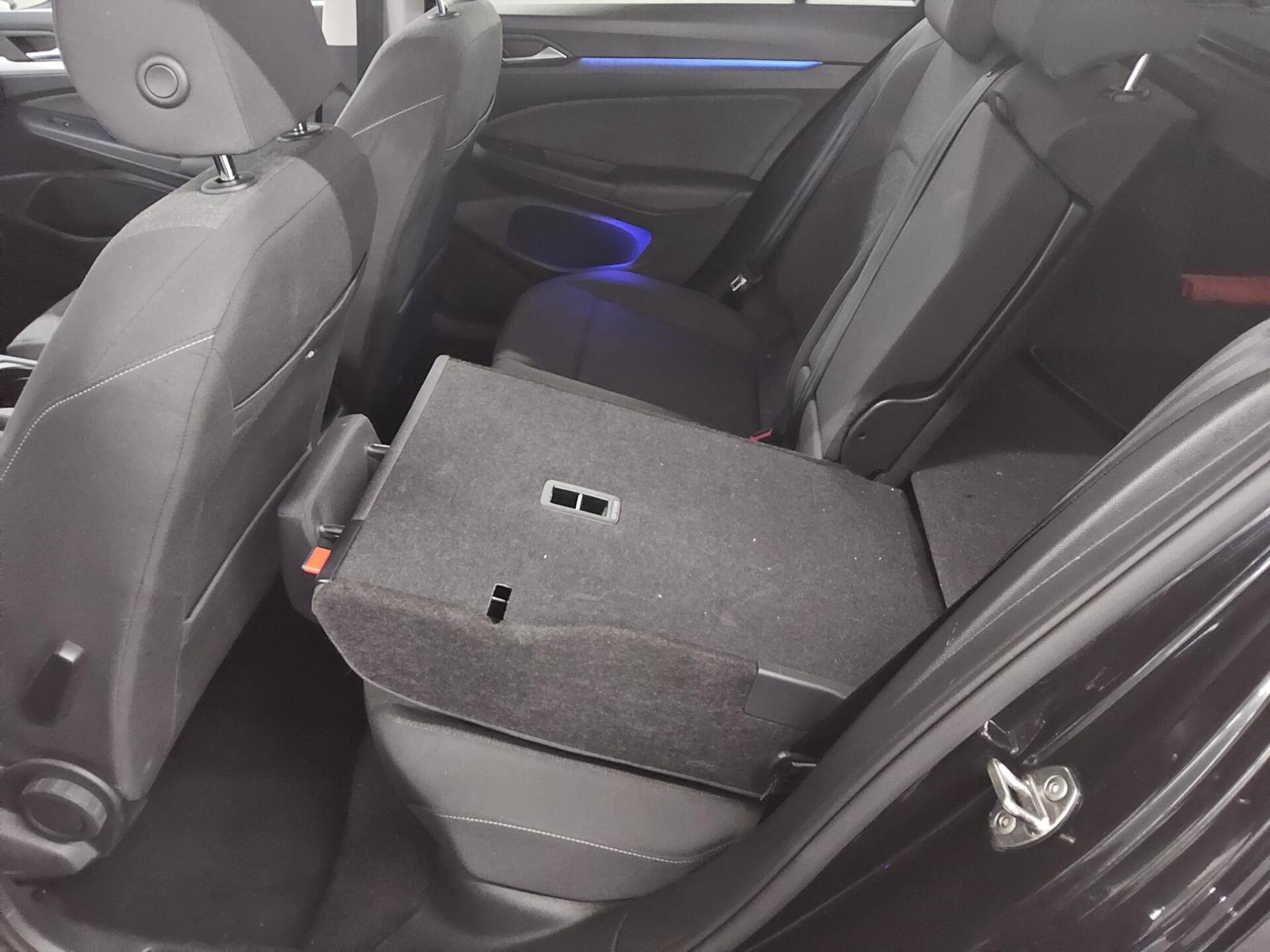 Volkswagen Golf-8 Var. 1.5 TSI Life Navi LED Shz DC 13