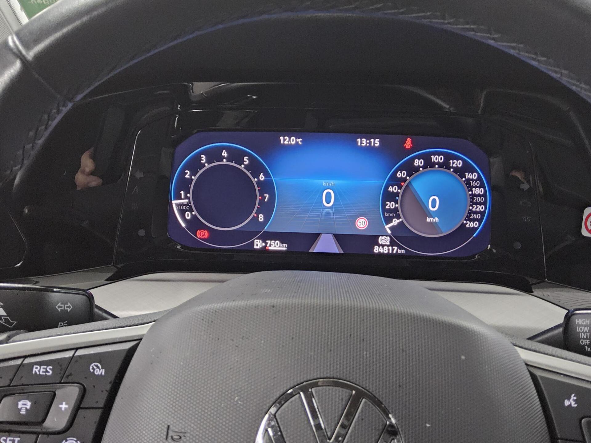 Volkswagen Golf-8 Var. 1.5 TSI Life Navi LED Shz DC 8