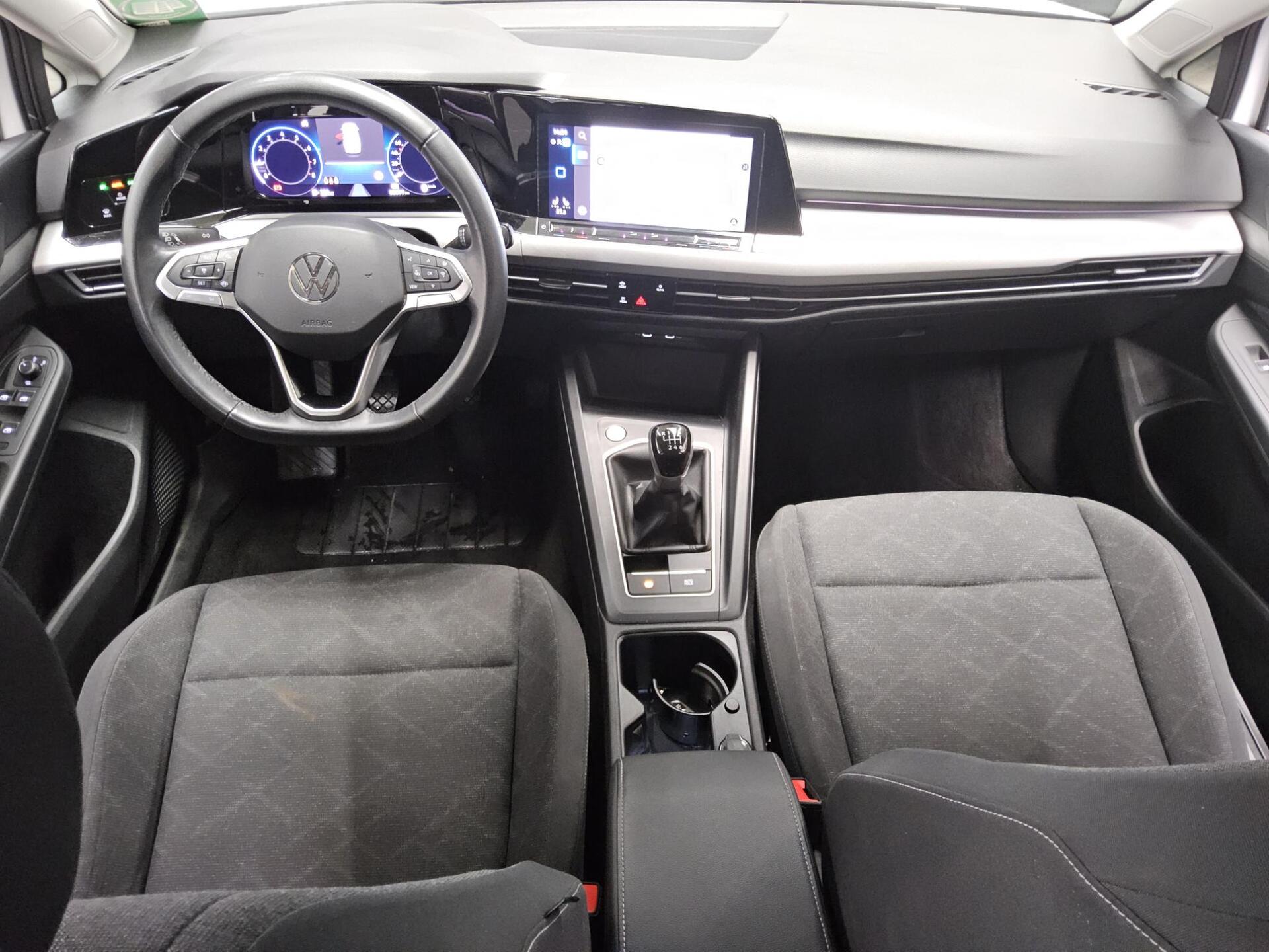 Volkswagen Golf-8 Var. 1.5 TSI Life Navi LED DC PDC Shz 5