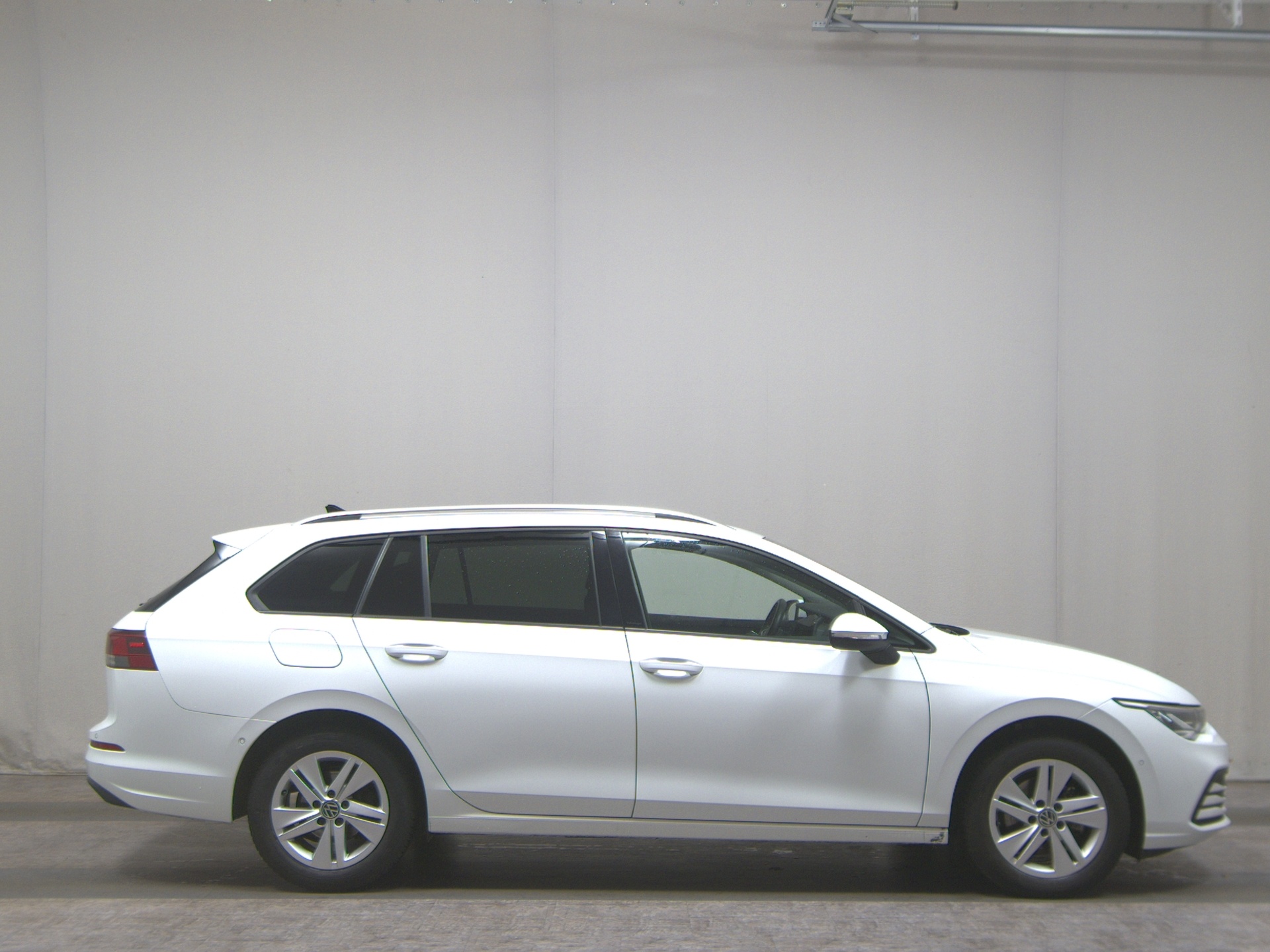 Volkswagen Golf-8 Var. 1.5 TSI Life Navi LED DC PDC Shz