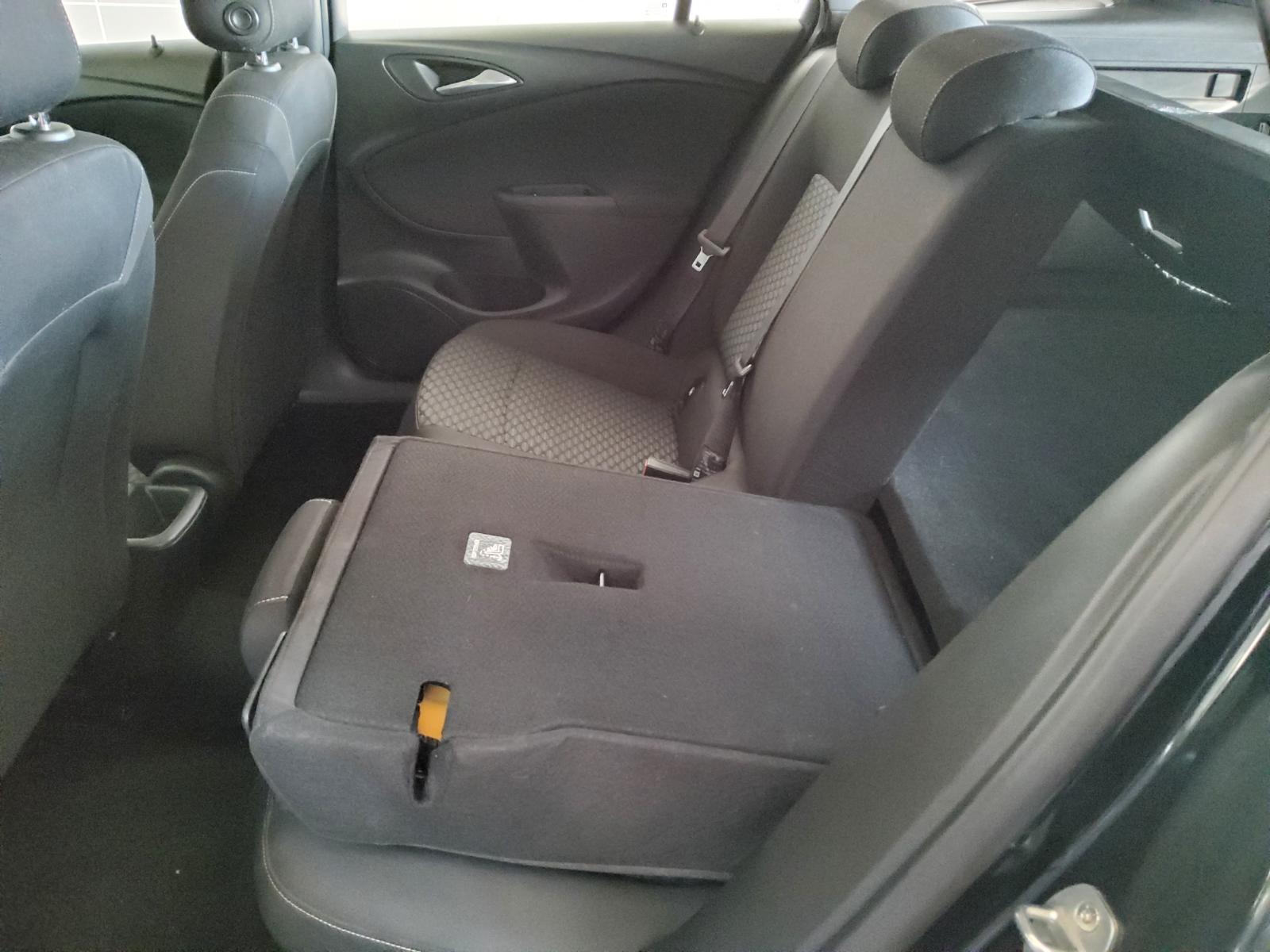 Opel Astra ST 1.5 D Edition Navi LED RFK Shz 12