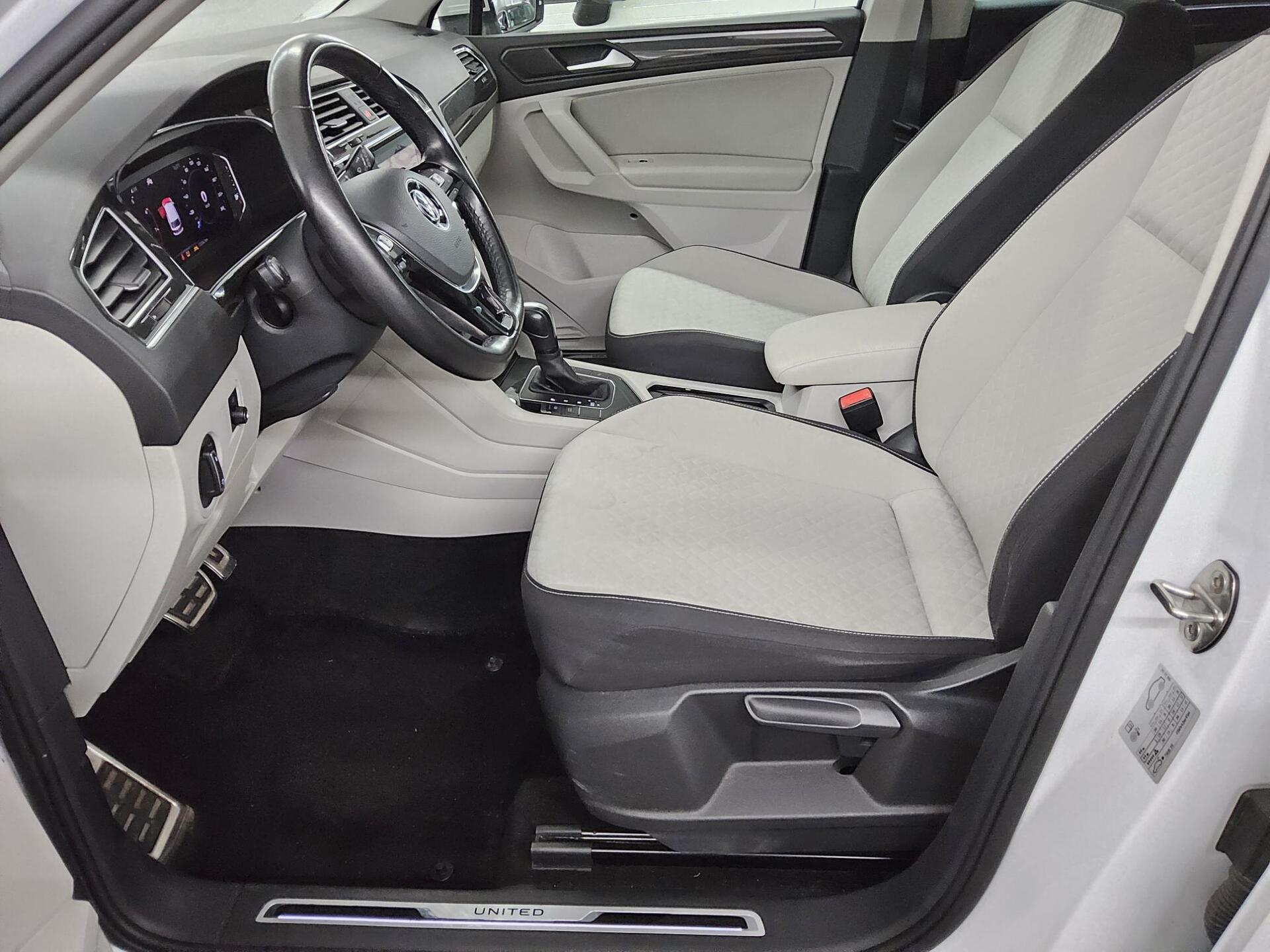 Volkswagen Tiguan 1.5 TSI Comf. Navi AID Pano HuD ACC AHK 9