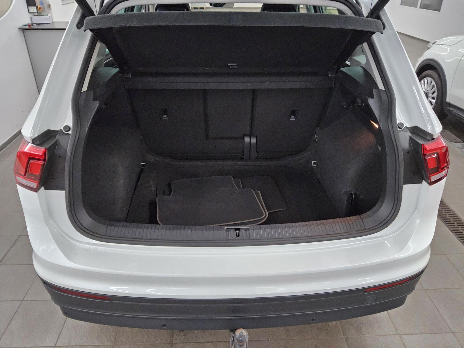 Volkswagen Tiguan 1.5 TSI Comf. Navi AID Pano HuD ACC AHK 13