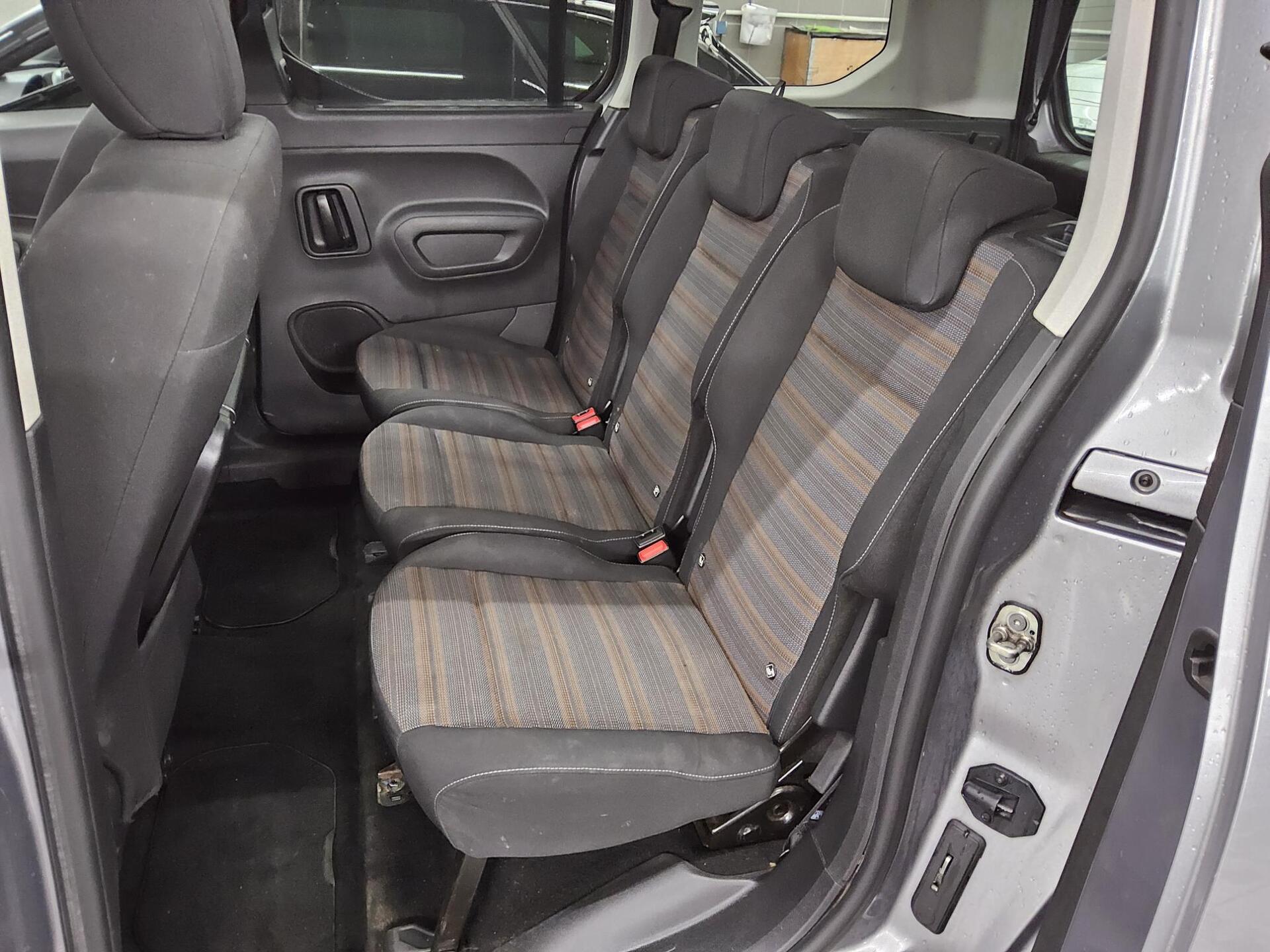 Opel Combo Life 1.5 D Innovation Navi Shz HuD Pano 13