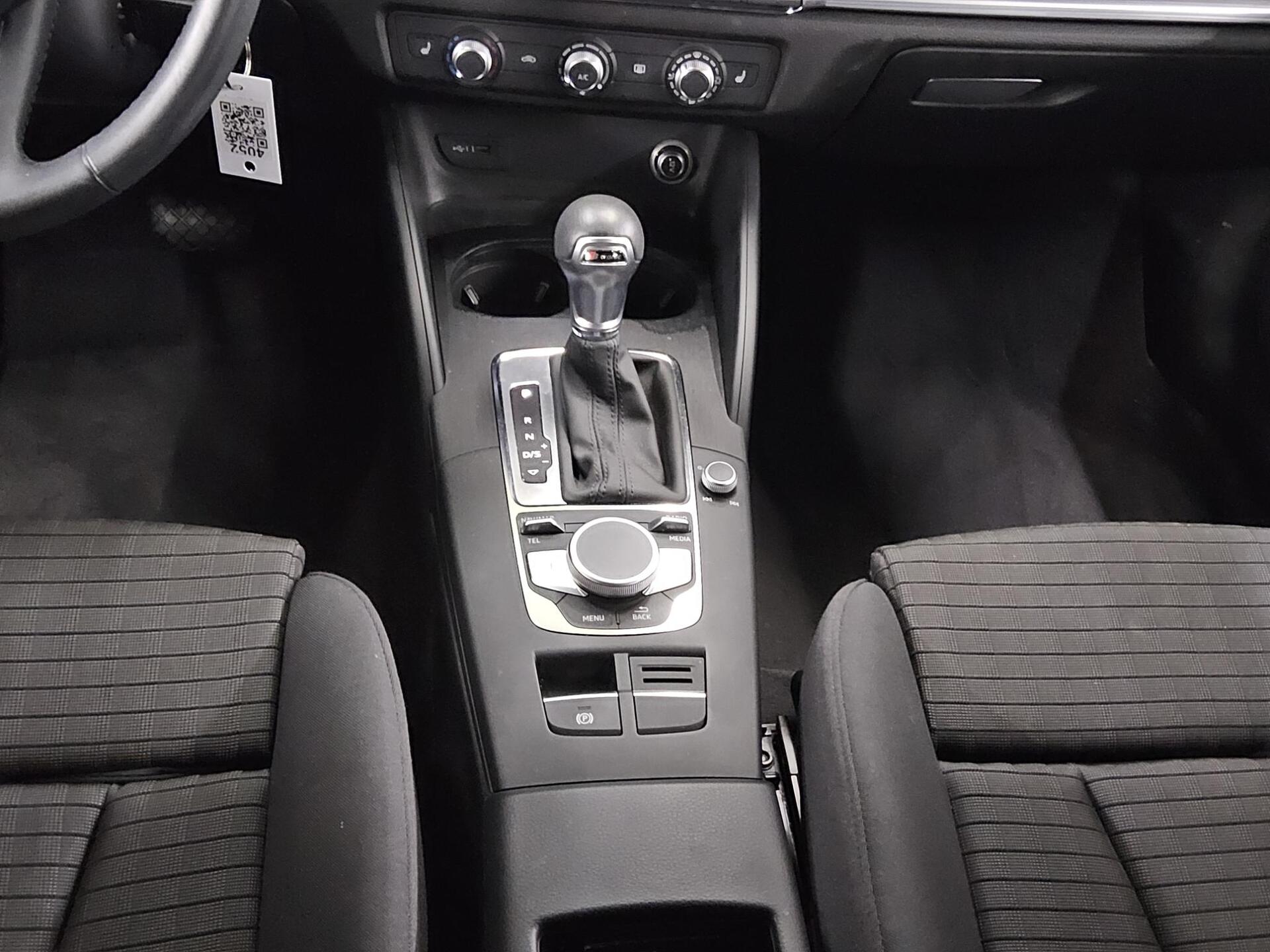 Audi A3 Sportback 40 TFSI Qu. sport Navi Xenon VC 6