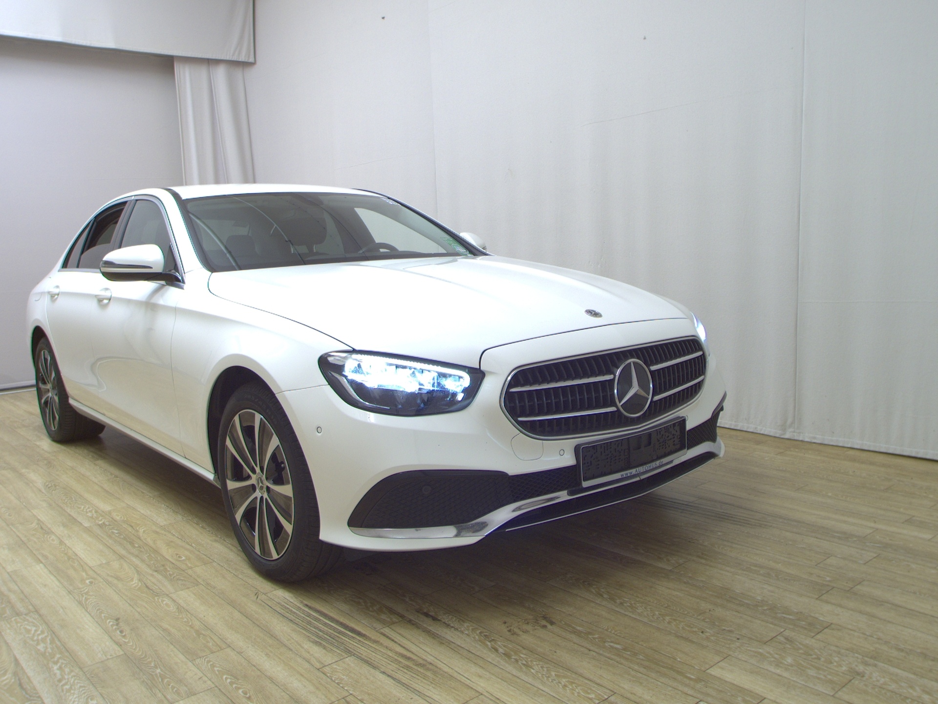 Mercedes-Benz E 300 e Avantgarde Navi LED Widescreen RFK 3