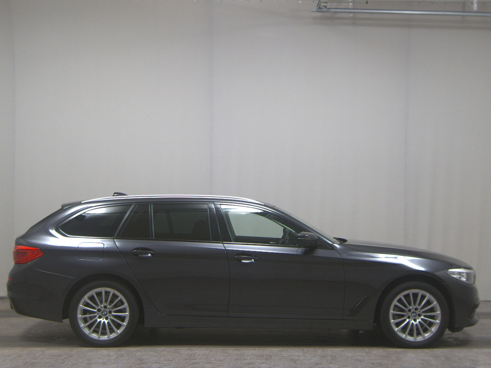 BMW 520dA Touring Sport-Line Navi LED Pano H-K