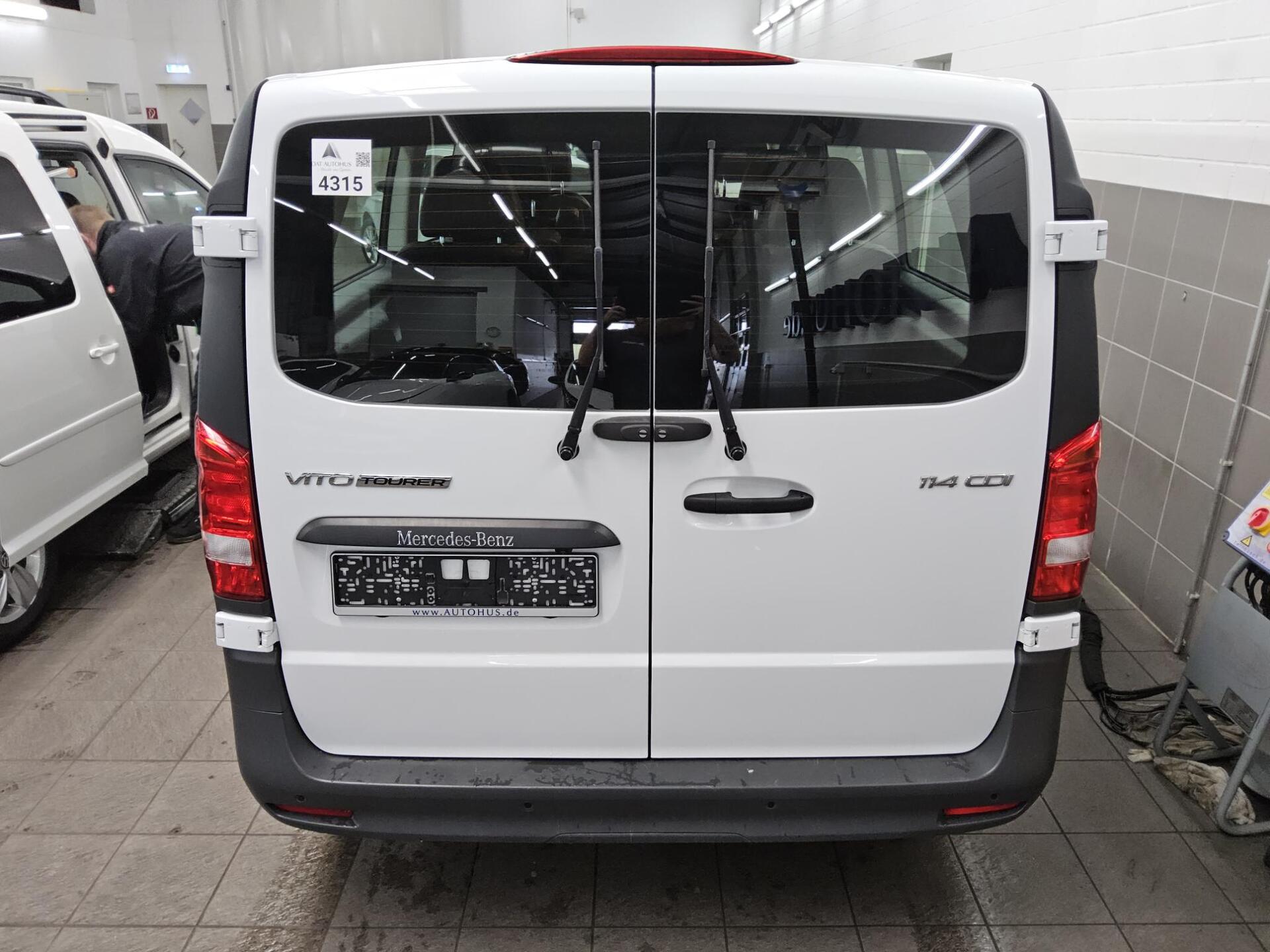 Mercedes-Benz Vito Tourer 114 CDI extralang 8-Sitze Leder Navi 10