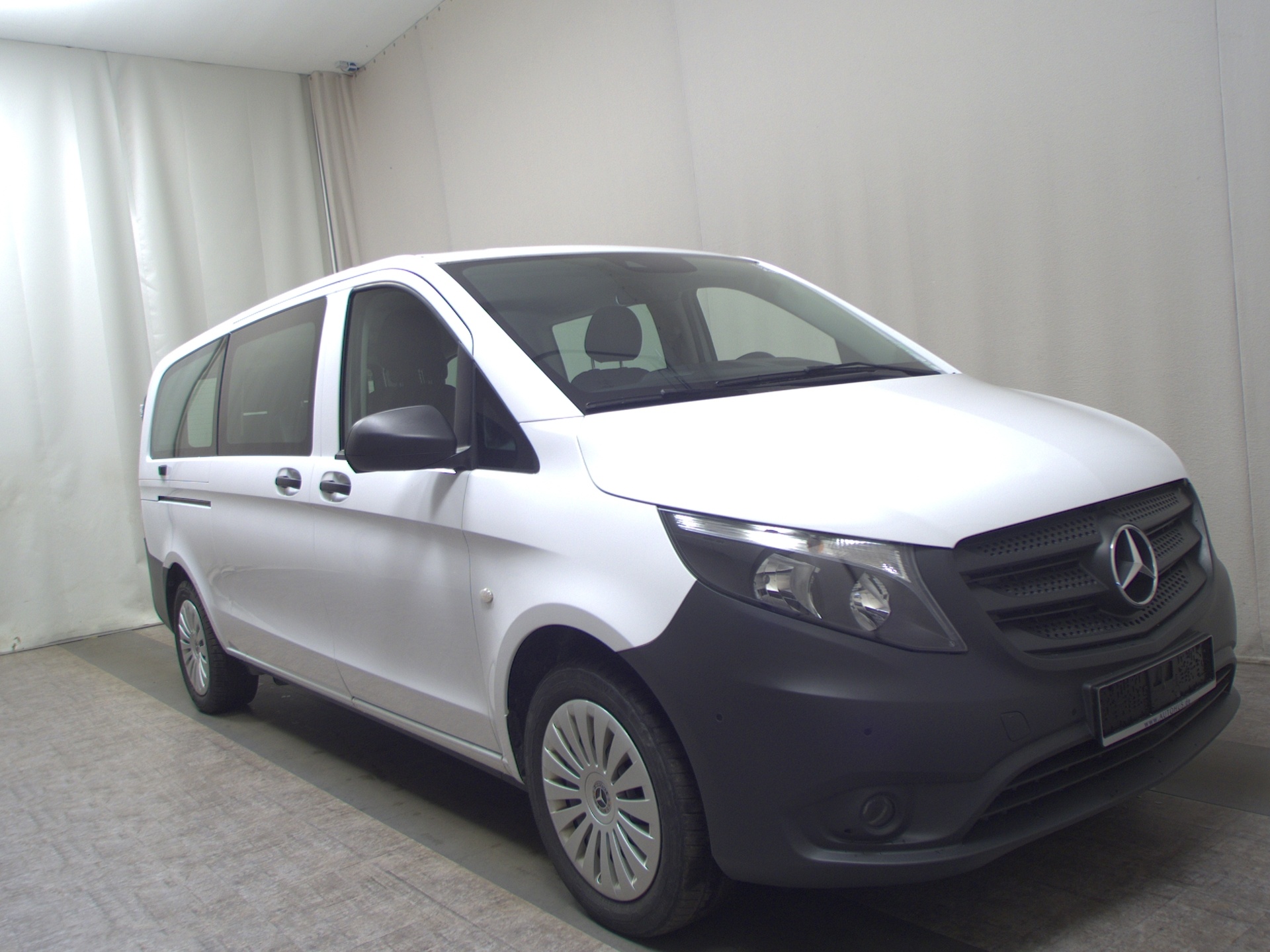 Mercedes-Benz Vito Tourer 114 CDI extralang 8-Sitze Leder Navi 3