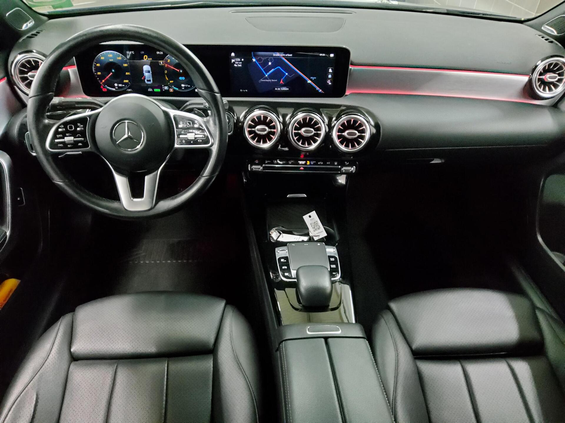 Mercedes-Benz A 250 Lim. e Progressive Navi LED MBUX 360° StHz 5