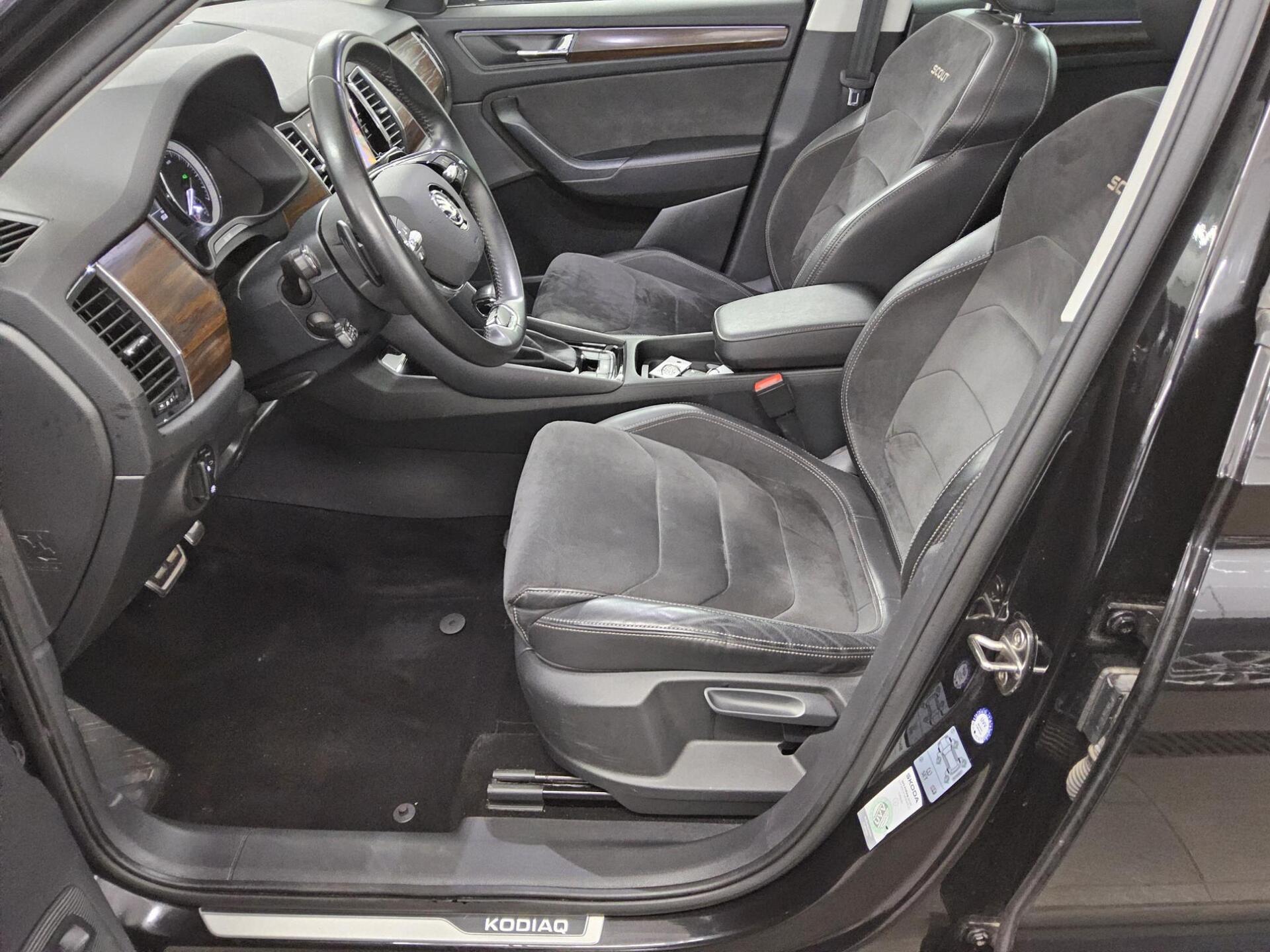 Skoda Kodiaq 2.0 TDI 4x4 Scout T-Leder Navi LED Pano 8