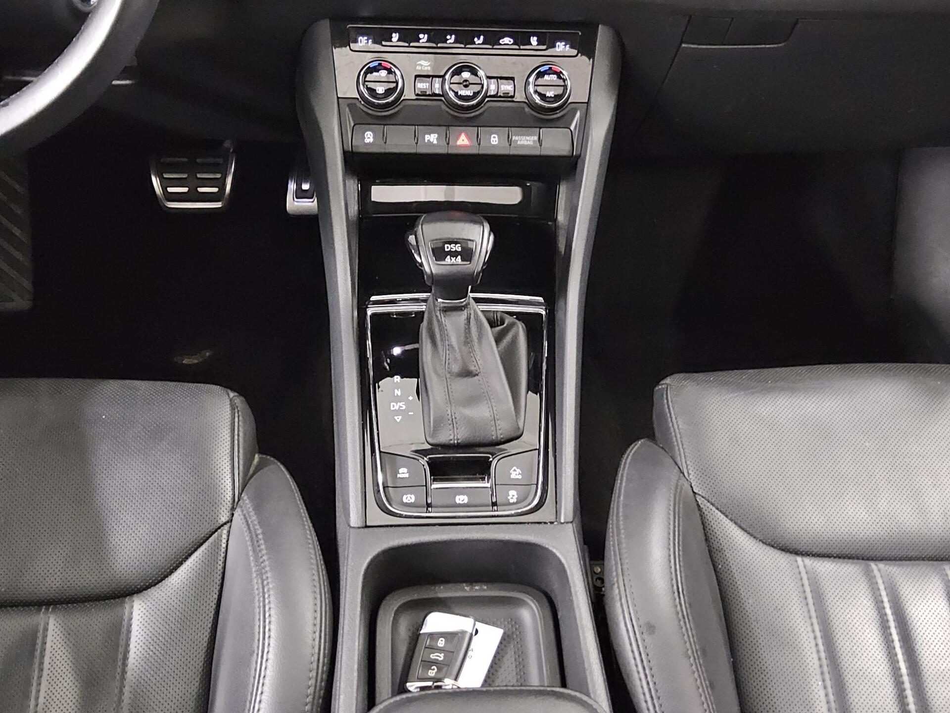 Skoda Kodiaq 2.0 TDI 4x4 L&K Leder LED Canton Pano AHK 6