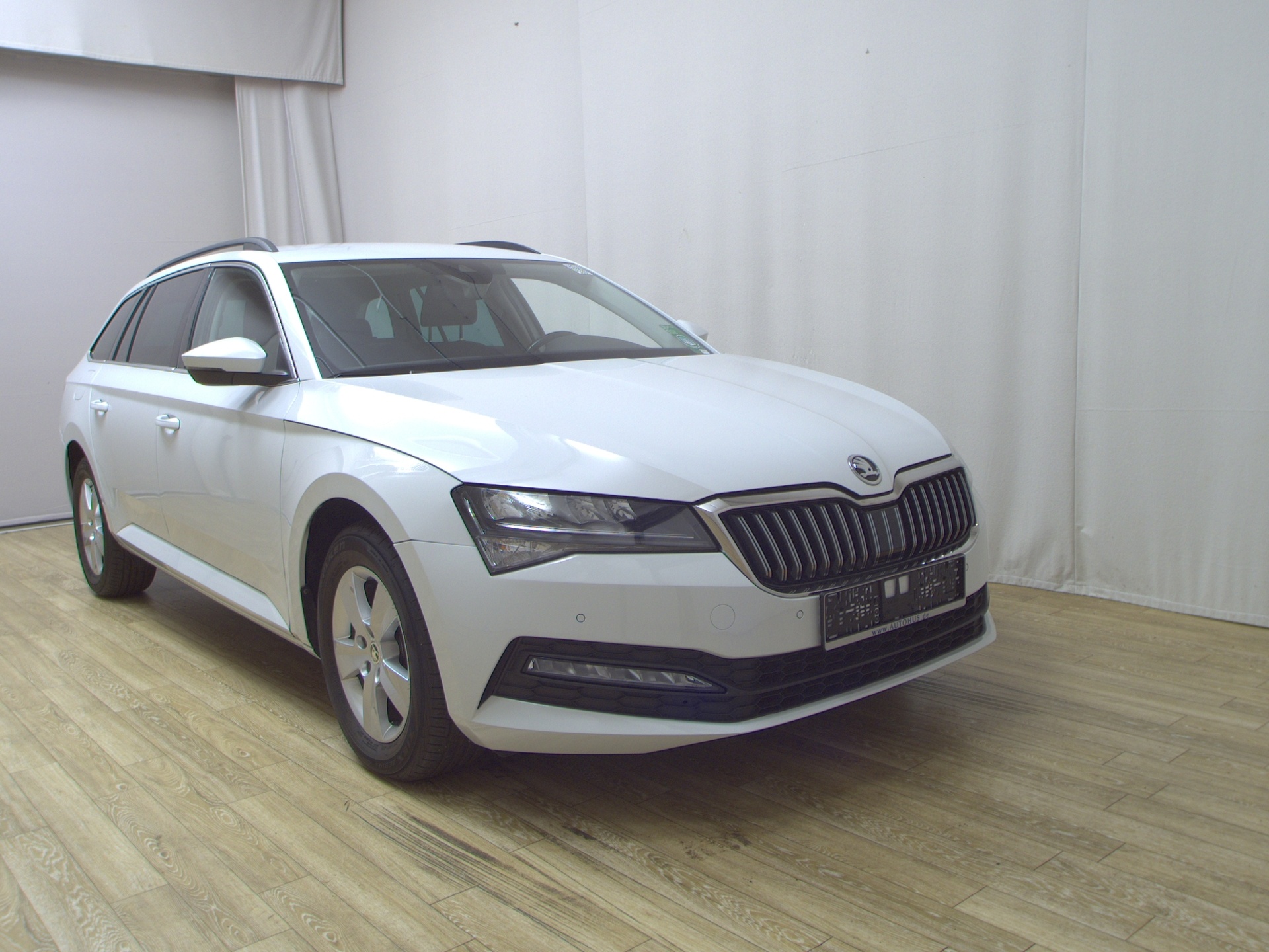 Skoda Superb Kombi 2.0 TDI Ambition Navi LED vc PDC 3