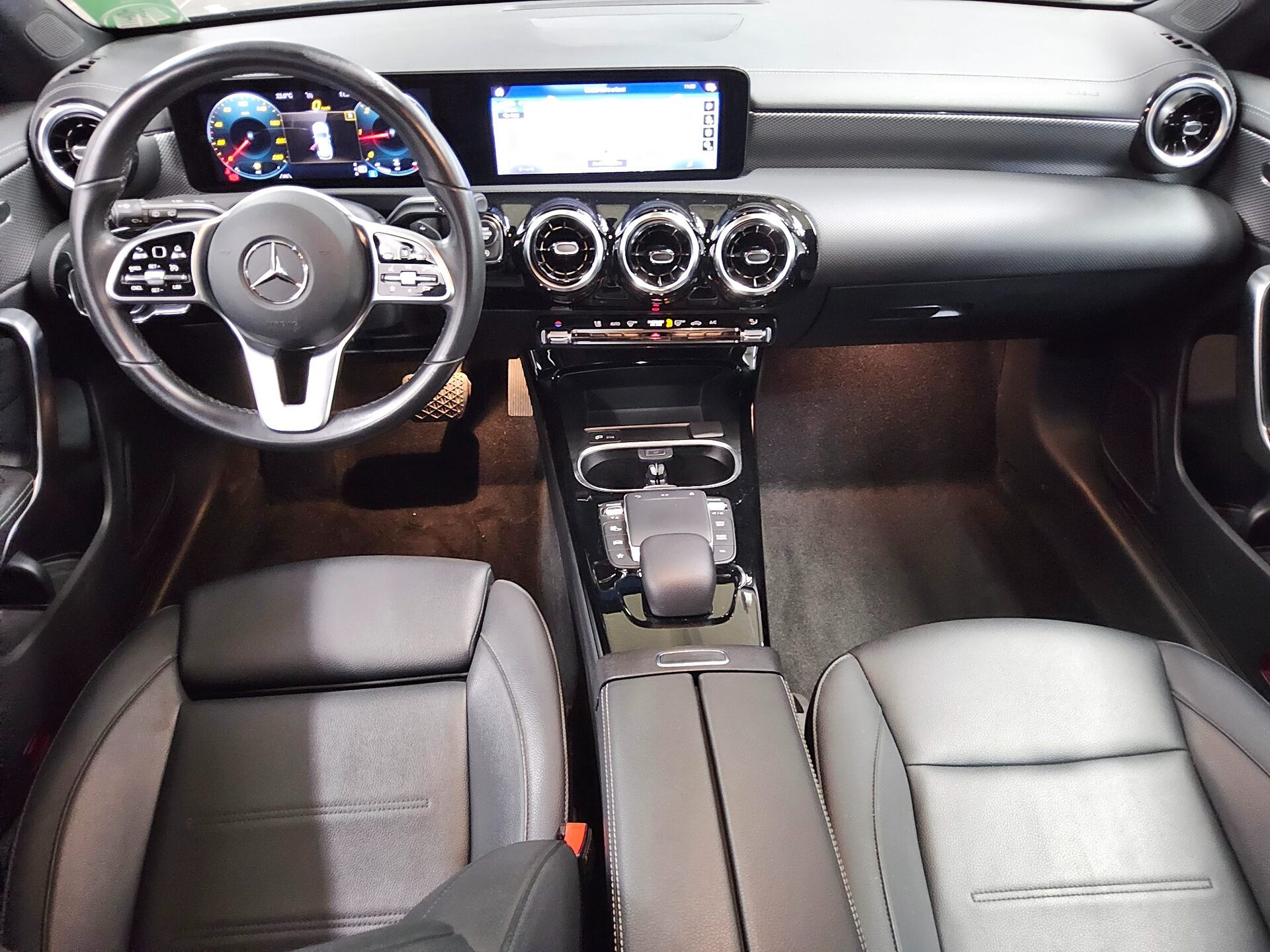 Mercedes-Benz CLA 200 SB d Progressive T-Leder Navi LED MBUX high RFK 5
