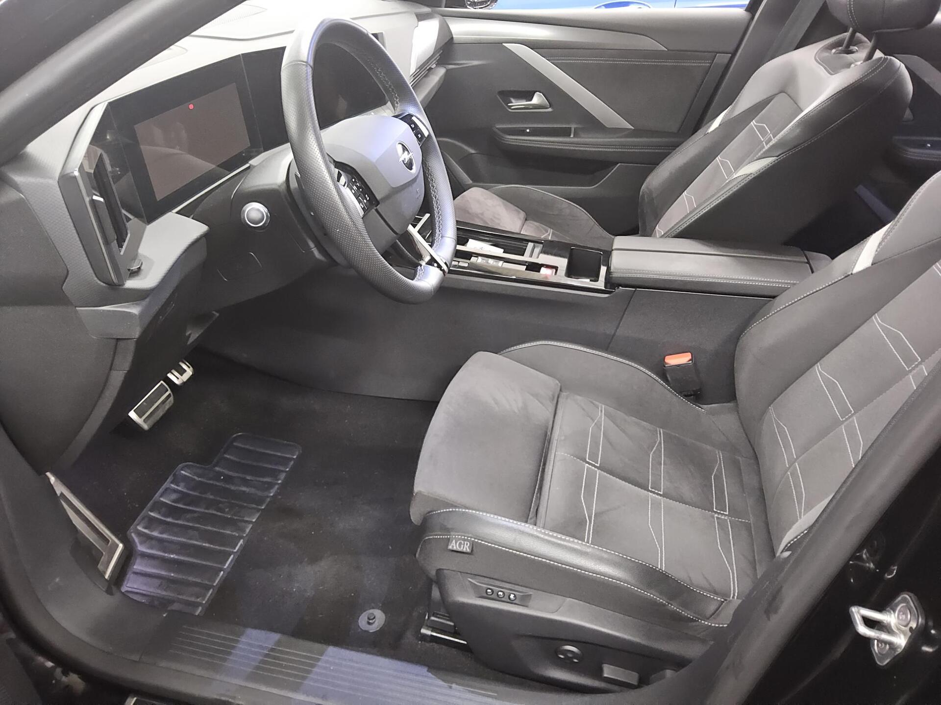 Opel Astra ST 1.2 Turbo Ultimate Navi LED Pano RFK 9