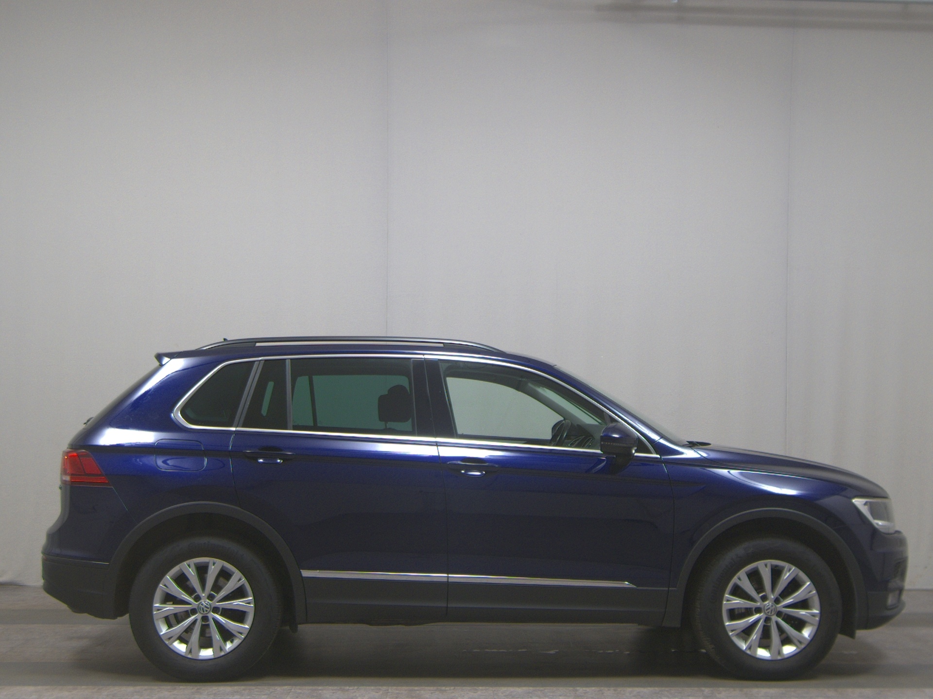 Volkswagen Tiguan 2.0 TDI Comf. AHK Navi ACC PDC