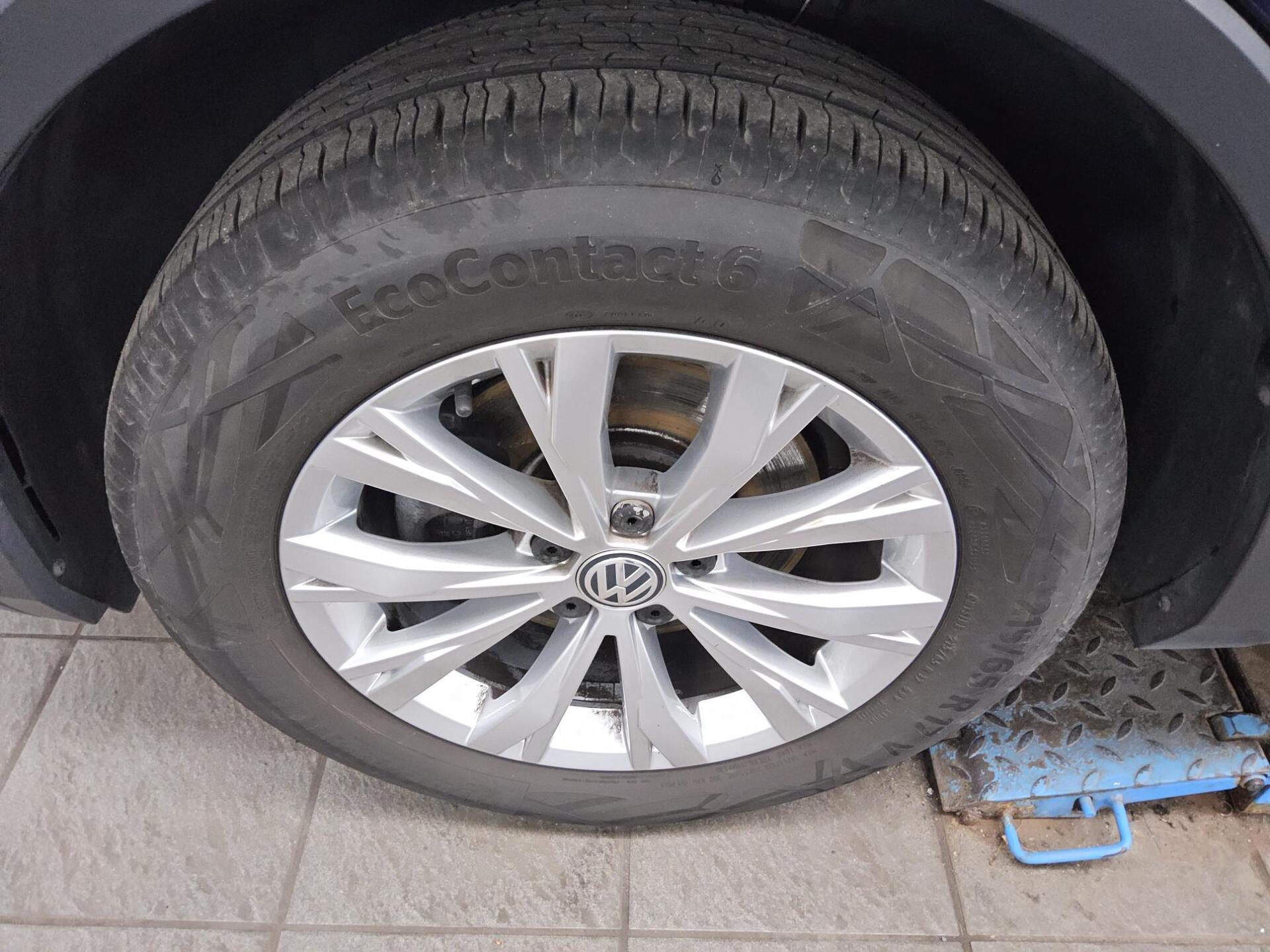 Volkswagen Tiguan 2.0 TDI Comf. AHK Navi ACC PDC 10