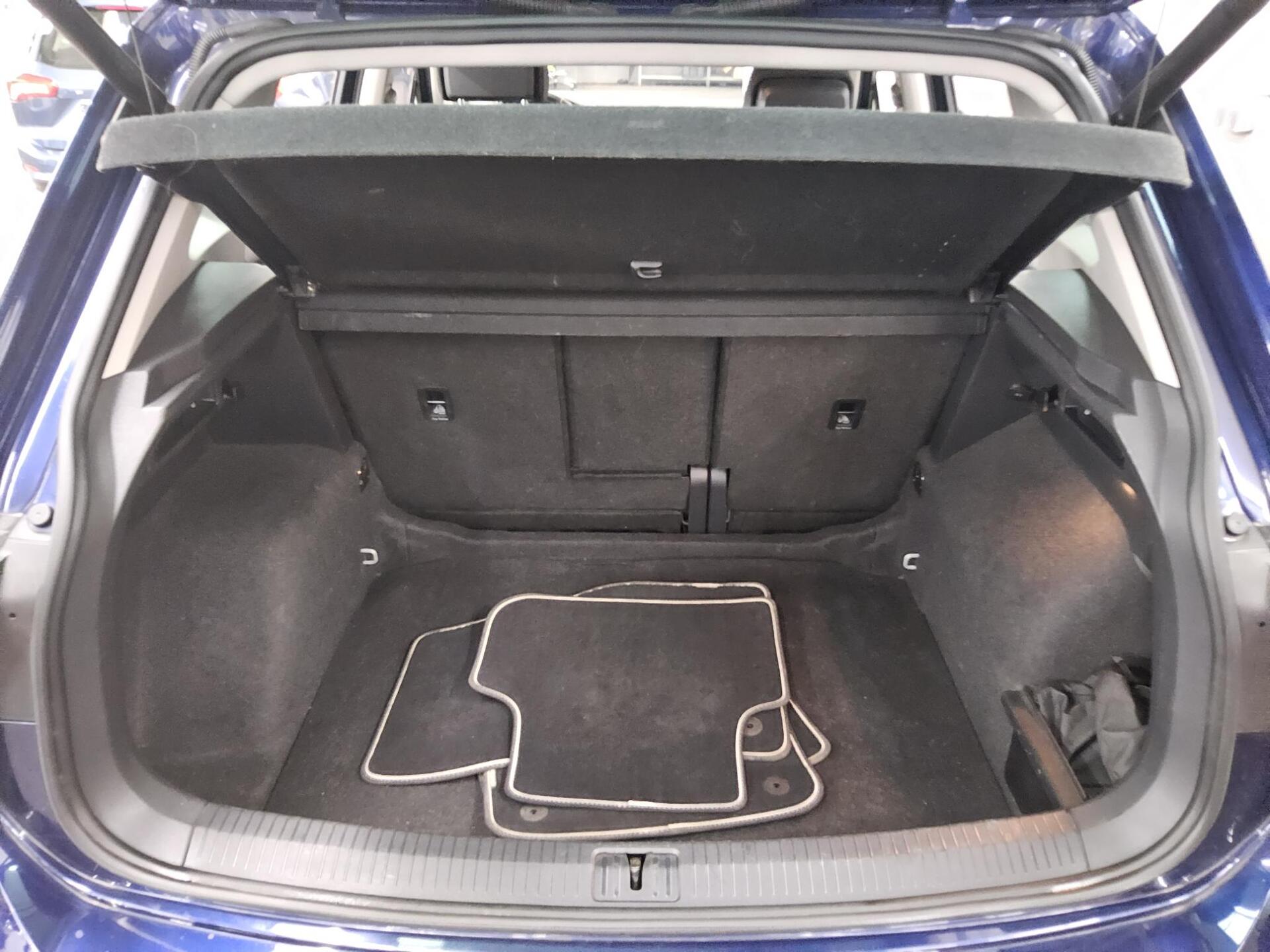 Volkswagen Tiguan 2.0 TDI Comf. AHK Navi ACC PDC 11