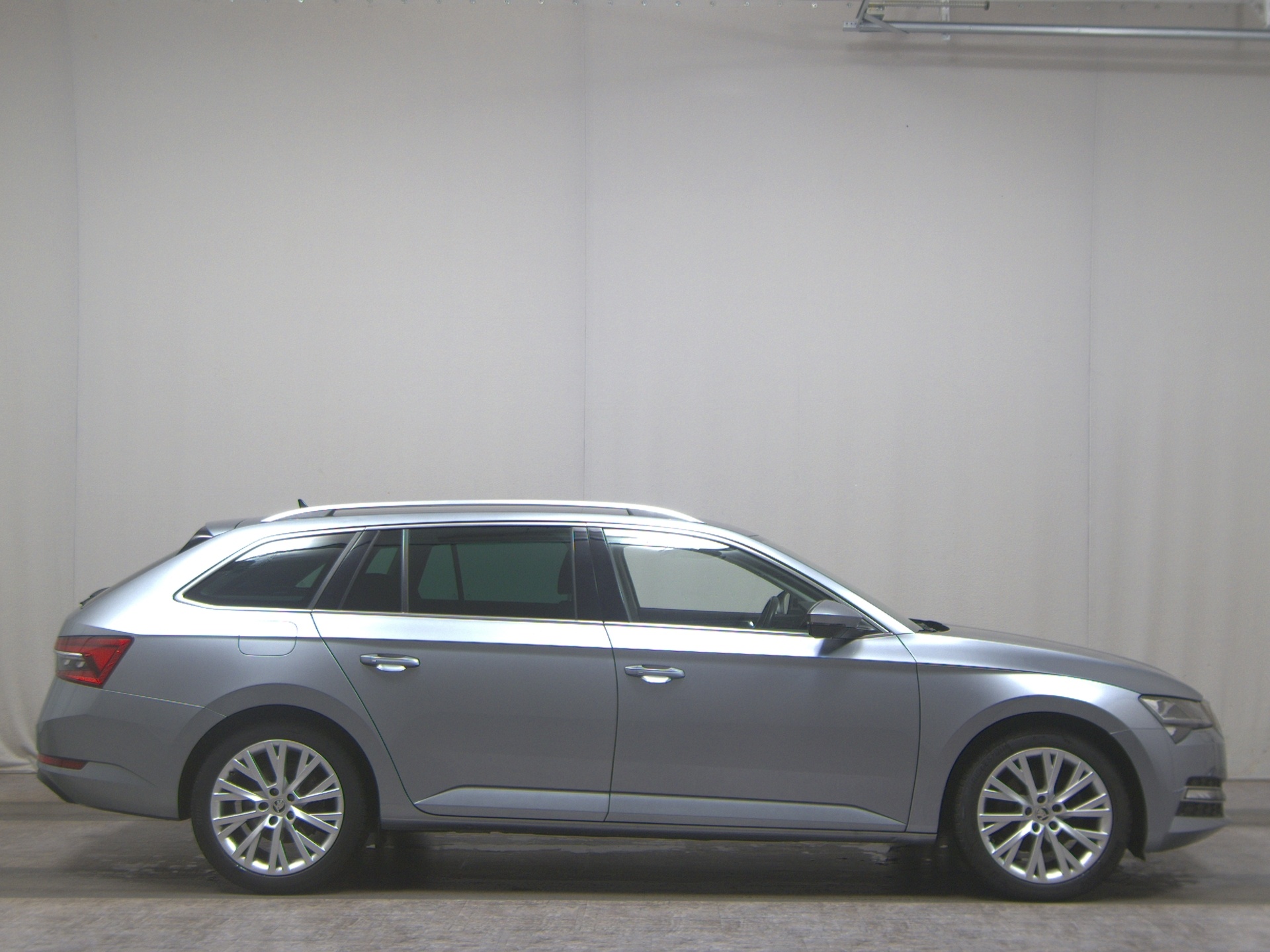 Skoda Superb Kombi 2.0 TDI Style Memory Navi LED ACC