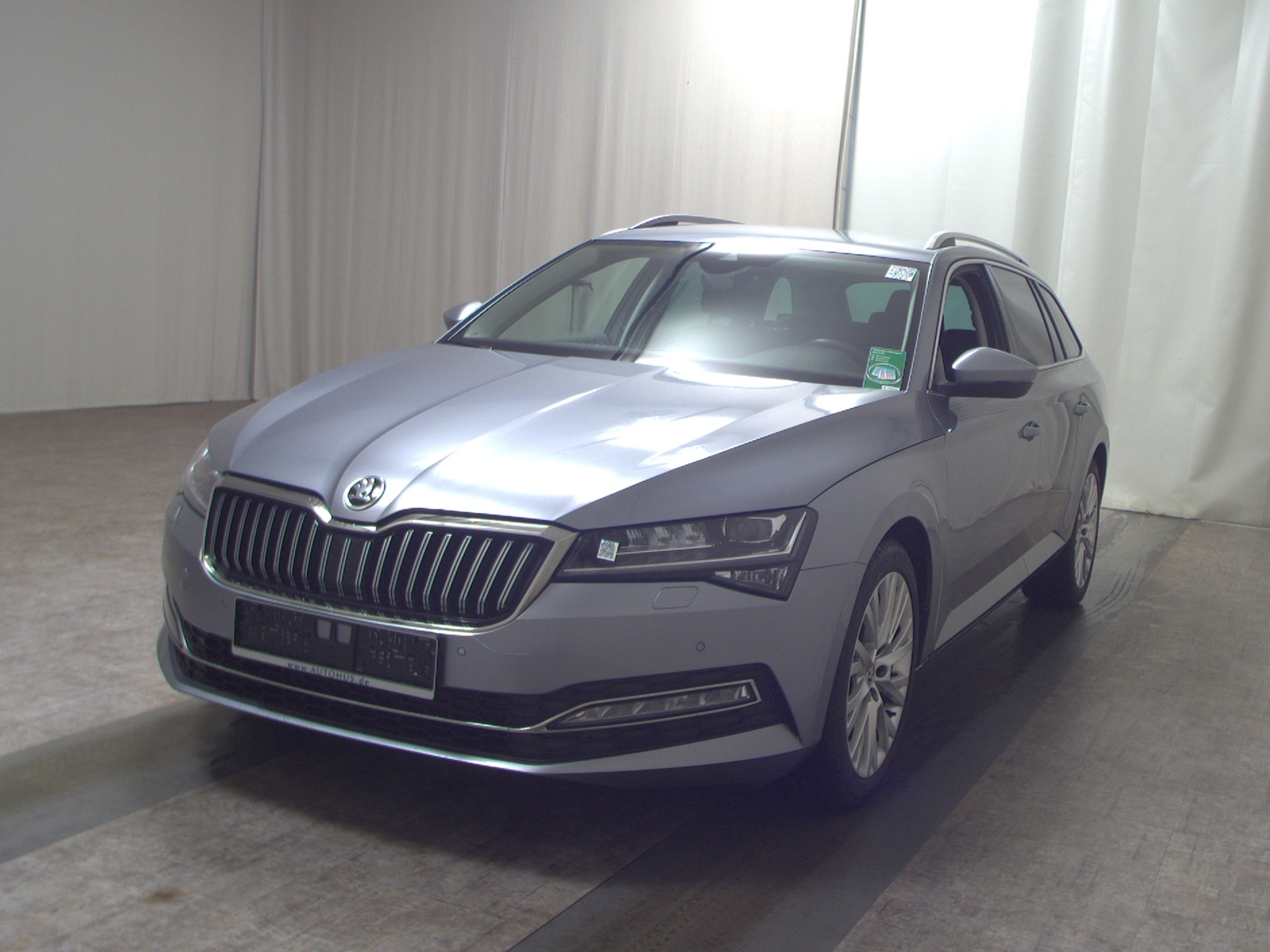 Skoda Superb Kombi 2.0 TDI Style Memory Navi LED ACC 2