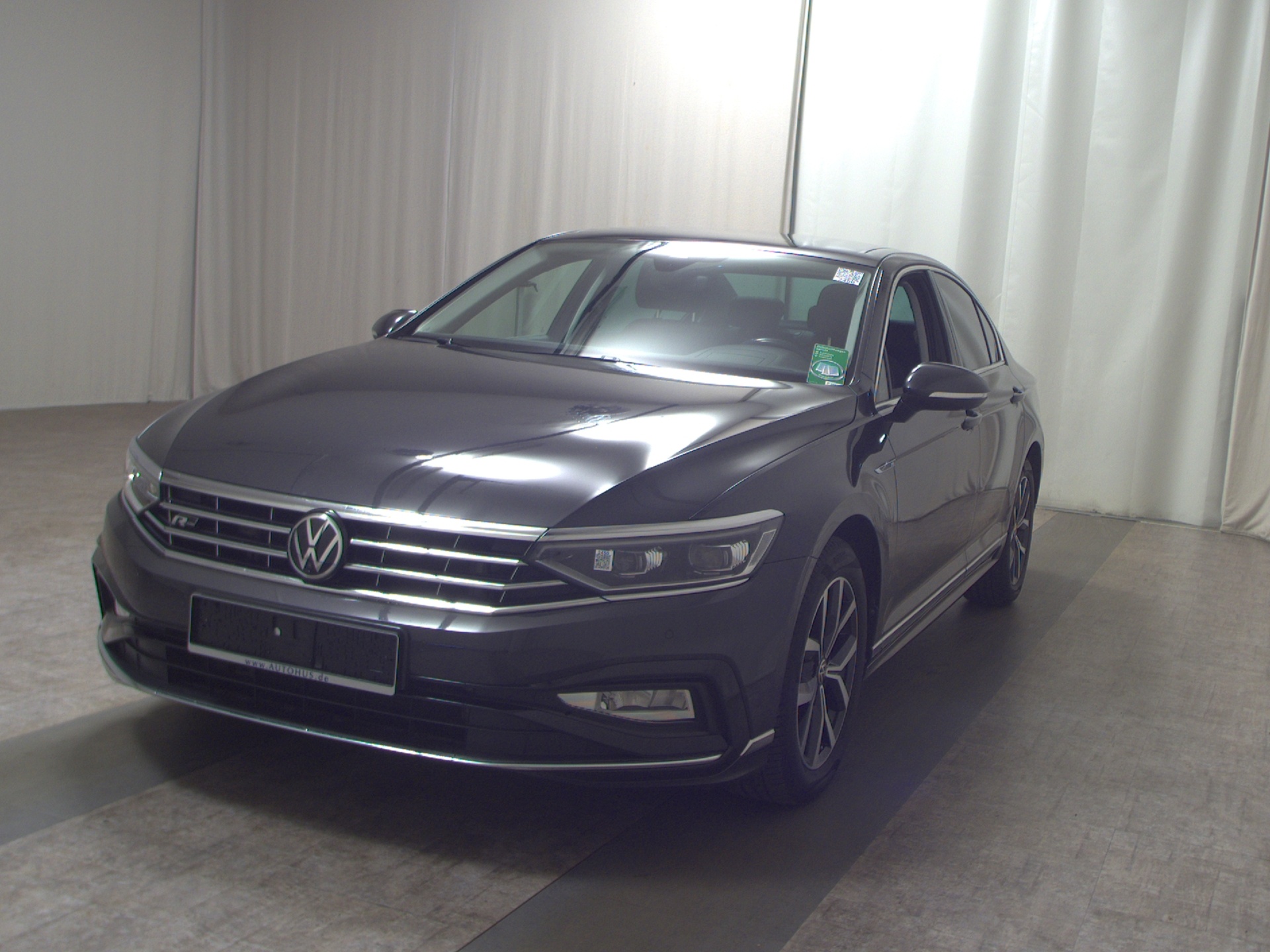 Volkswagen Passat 1.5 TSI R-Line Navi LED AID Pano T-Leder 2