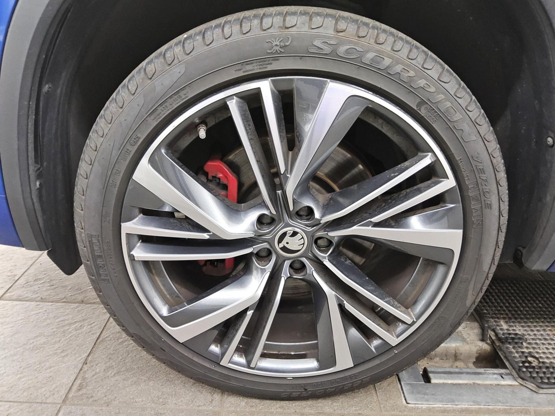 Skoda Kodiaq 2.0 TSI RS Leder Navi LED Virtual Pano 11