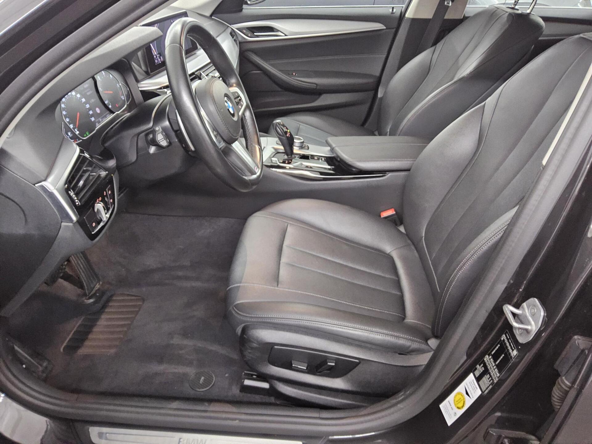 BMW 520dA Touring Leder Navi LED LC+ Pano 360° 8