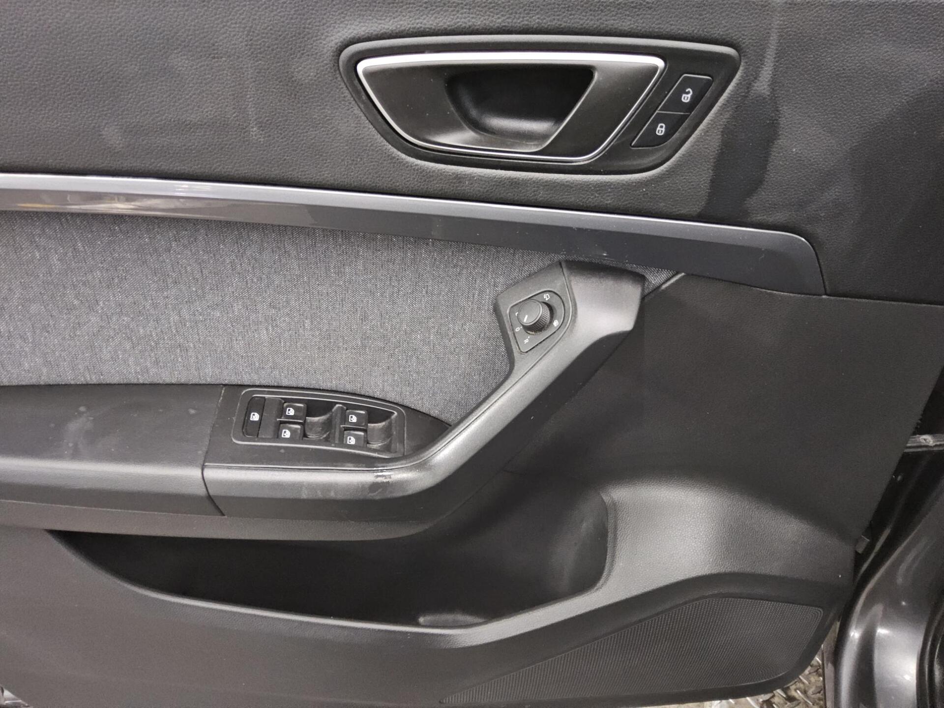 Seat Ateca 1.0 TSI Style Navi LED AHK PDC 9