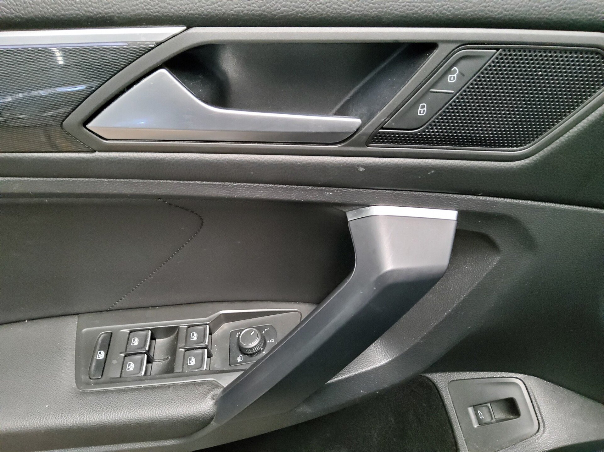 Volkswagen Tiguan Allspace 1.5 TSI R-Line Leder Navi+ AID 10