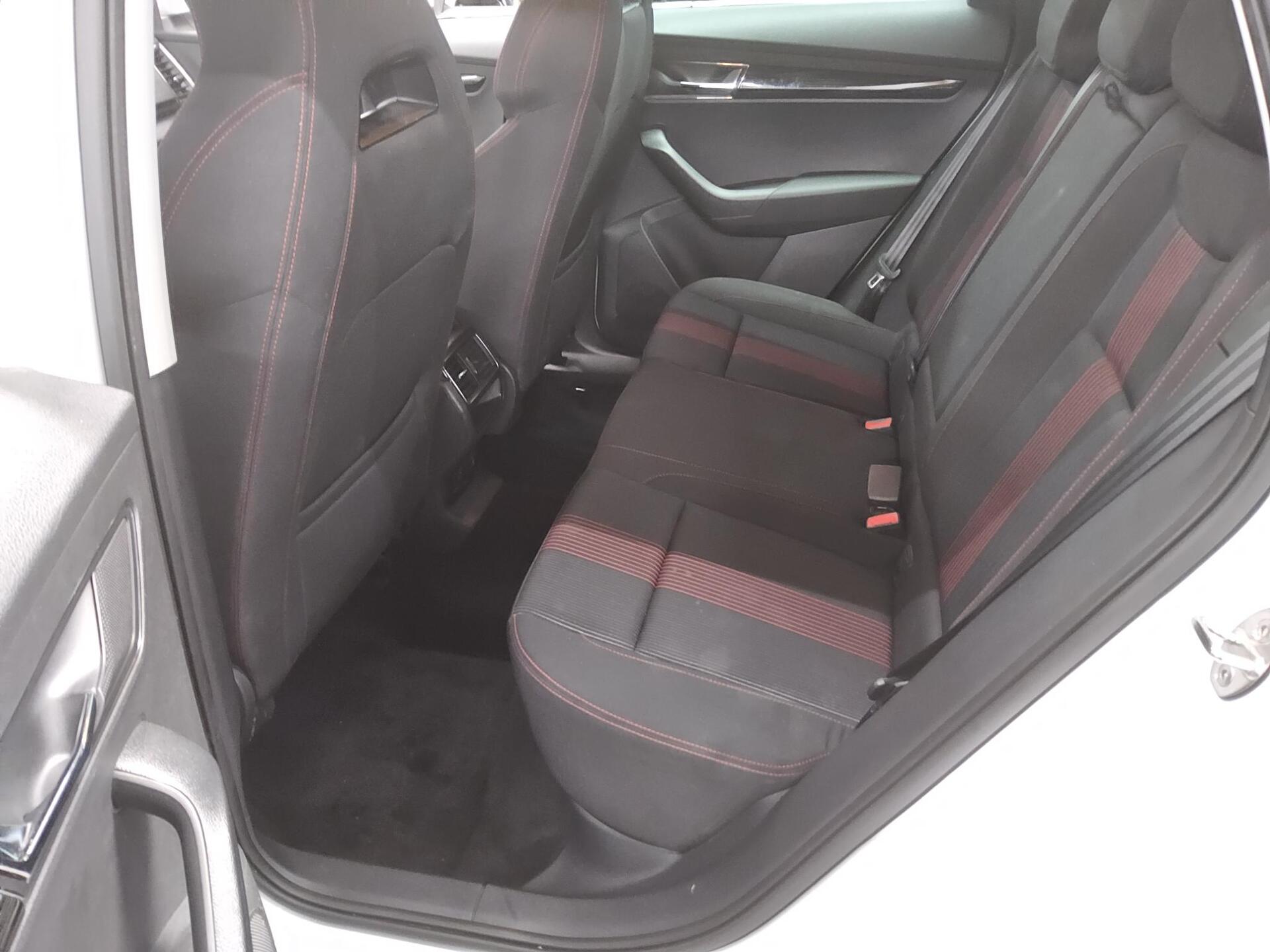 Skoda Karoq 2.0 TDI Style Navi vc ACC PDC Shz 13