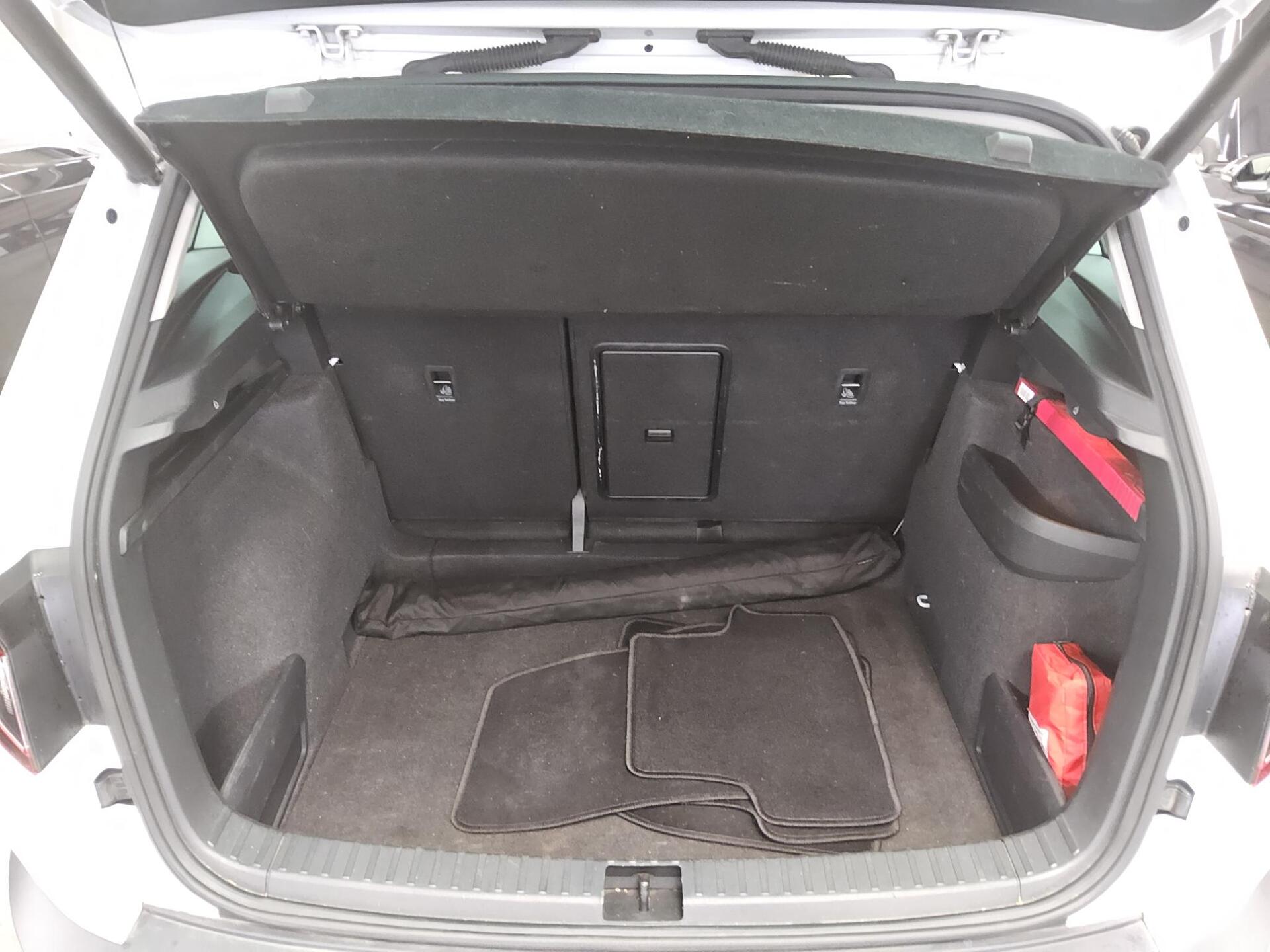 Skoda Karoq 2.0 TDI Style Navi vc ACC PDC Shz 12