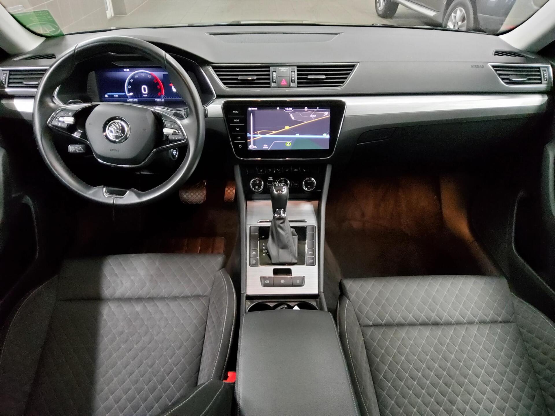 Skoda Superb 2.0 TDI Ambition Navi LED vc ACC RFK Shz 5