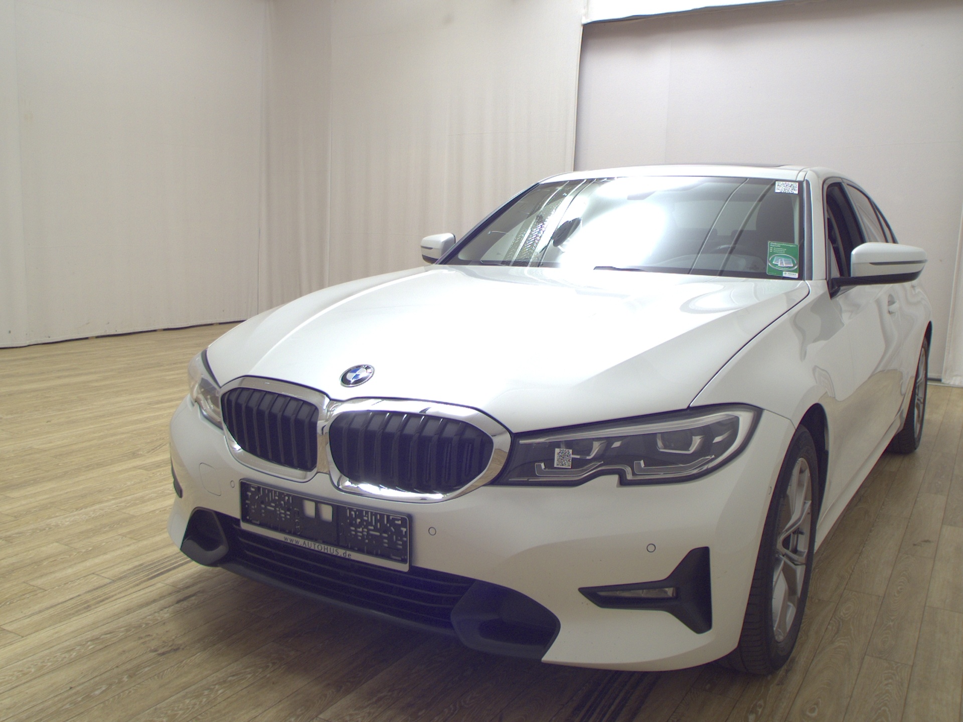 BMW 320dA Sport-Line Navi Glasdach LED+ LC-Pro Ahk 2