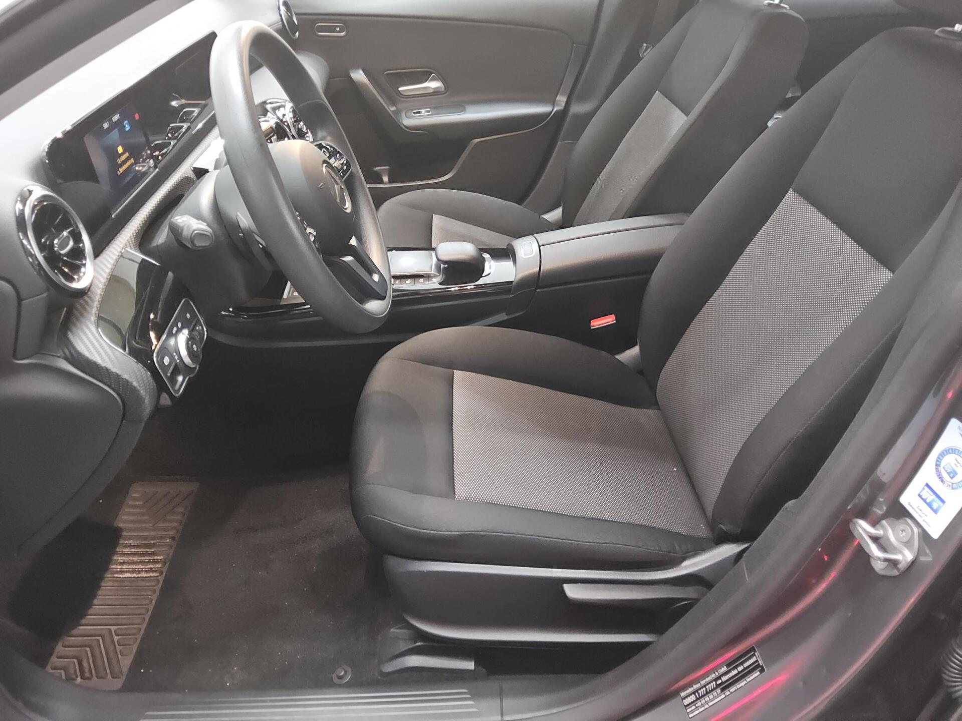 Mercedes-Benz CLA 180 SB d Navi PDC Shz Park-Assistent 9