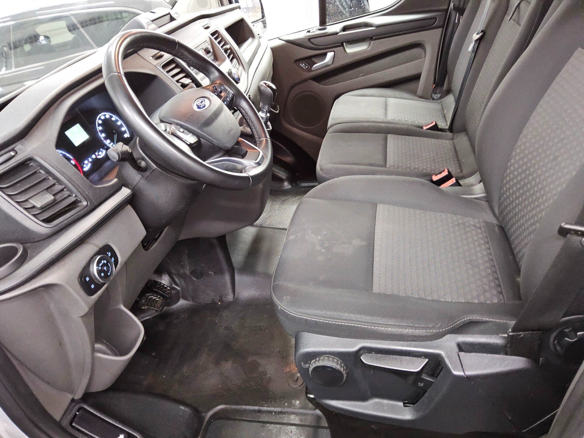 Ford Transit Custom 2.0 TDCi Trend L2H1 Klima PDC 8