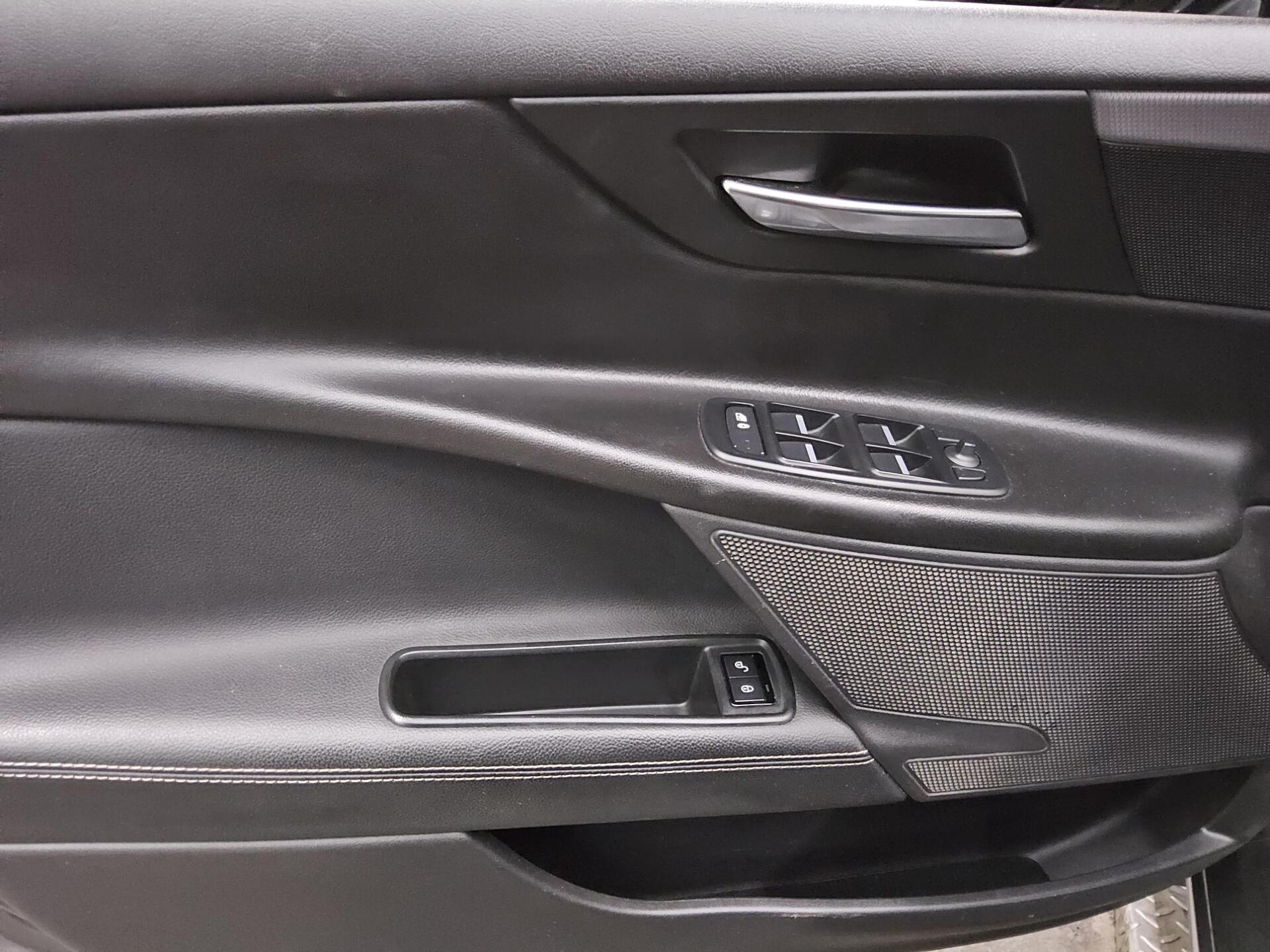 Jaguar XE 25t R-Sport Navi Xenon RFK 4xShz 9