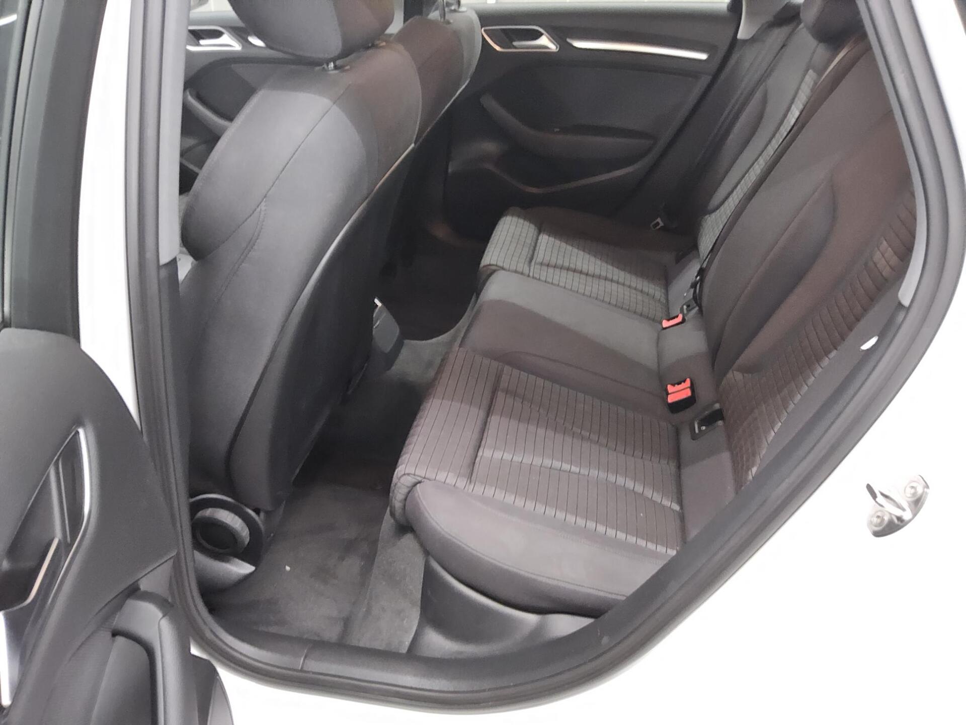 Audi A3 Sportback 35 TDI sport S-Line Ext. AHK LED 13