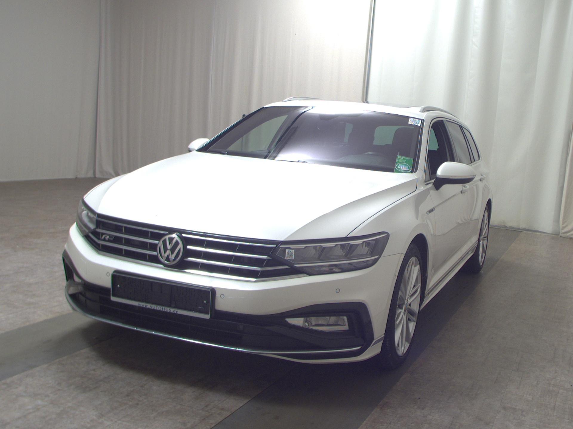Volkswagen Passat Var. 2.0 TSI R-Line Pano AID Navi HuD AHK 2