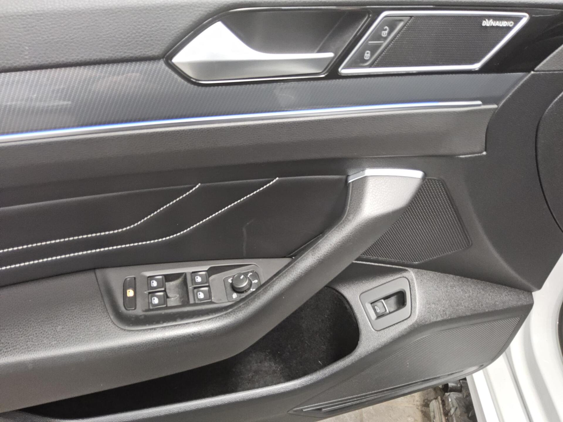 Volkswagen Passat Var. 2.0 TSI R-Line Pano AID Navi HuD AHK 10