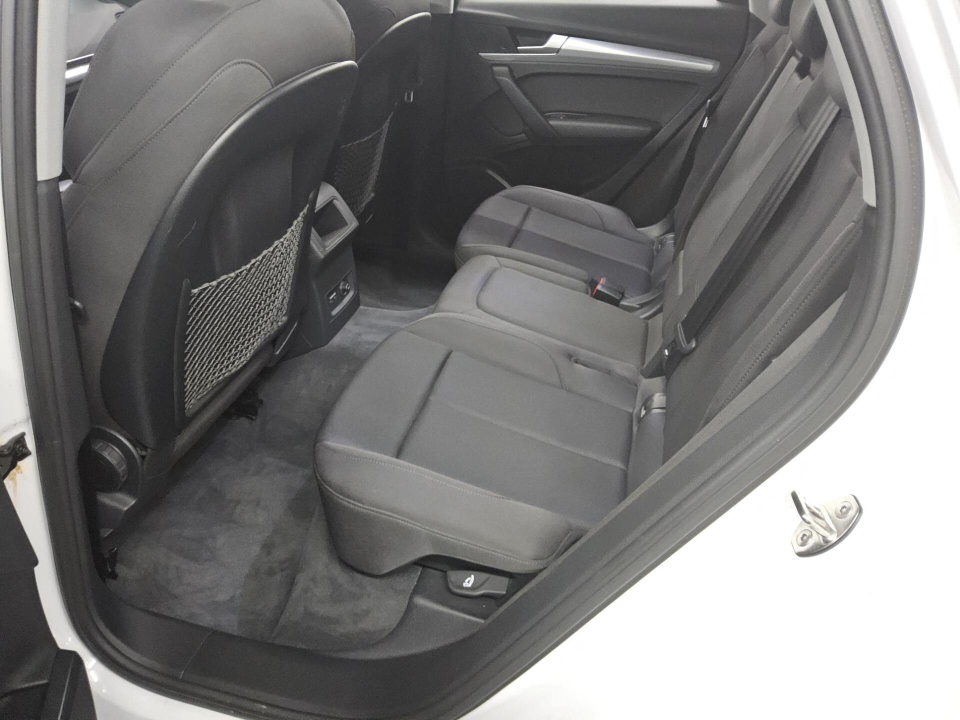 Audi Q5 40 TDI Qu. sport Navi Xenon Pano Ahk PDC SHZ 13